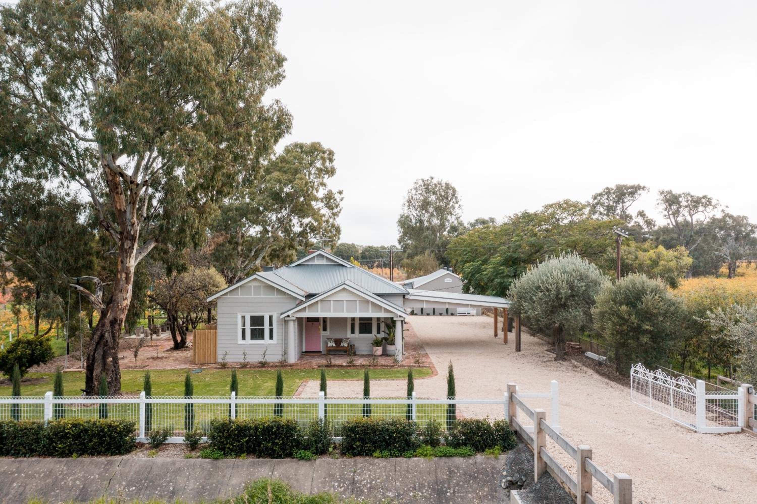 SULTANA - Maximalist Accommodation