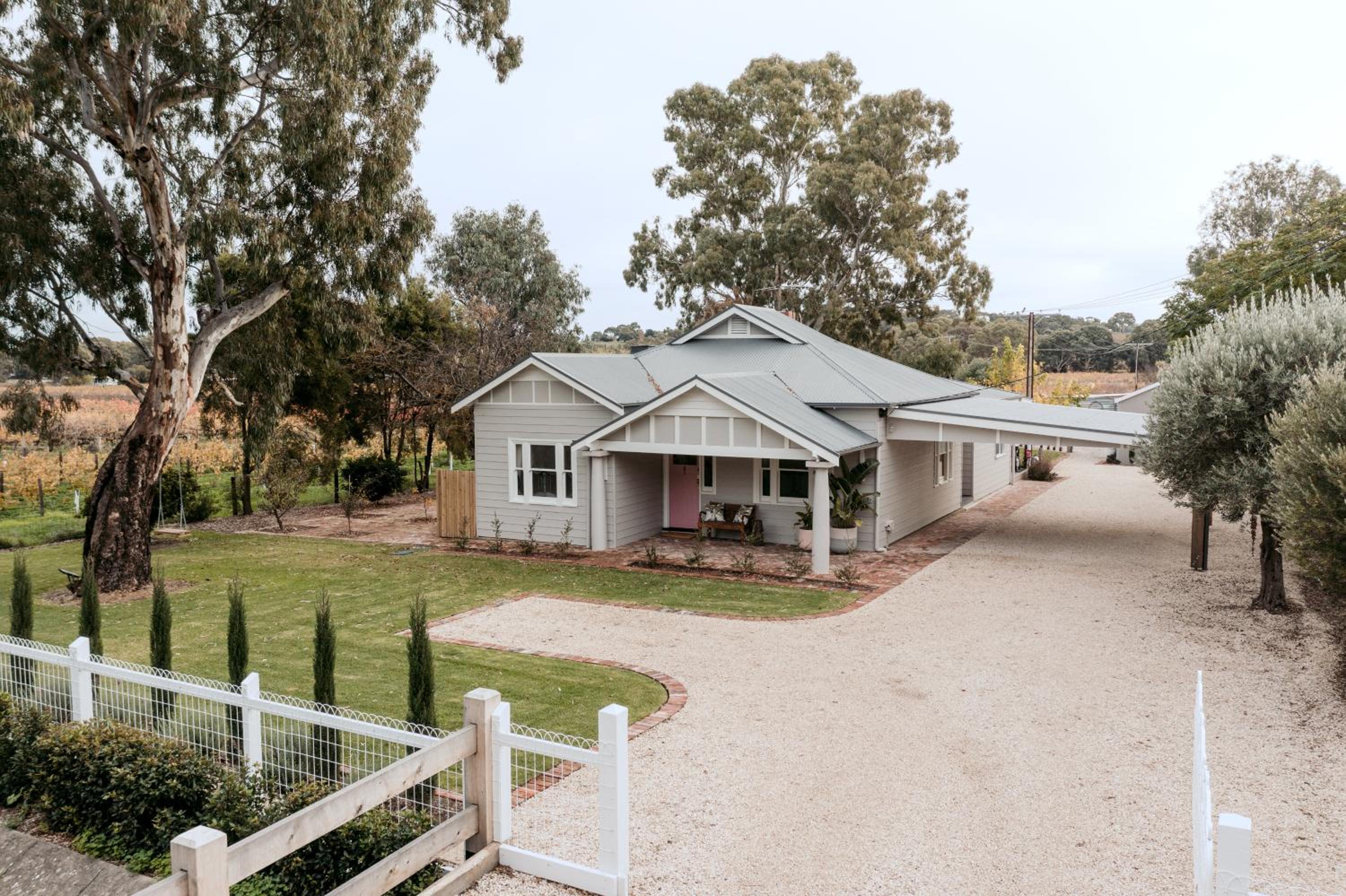 SULTANA - Maximalist Accommodation