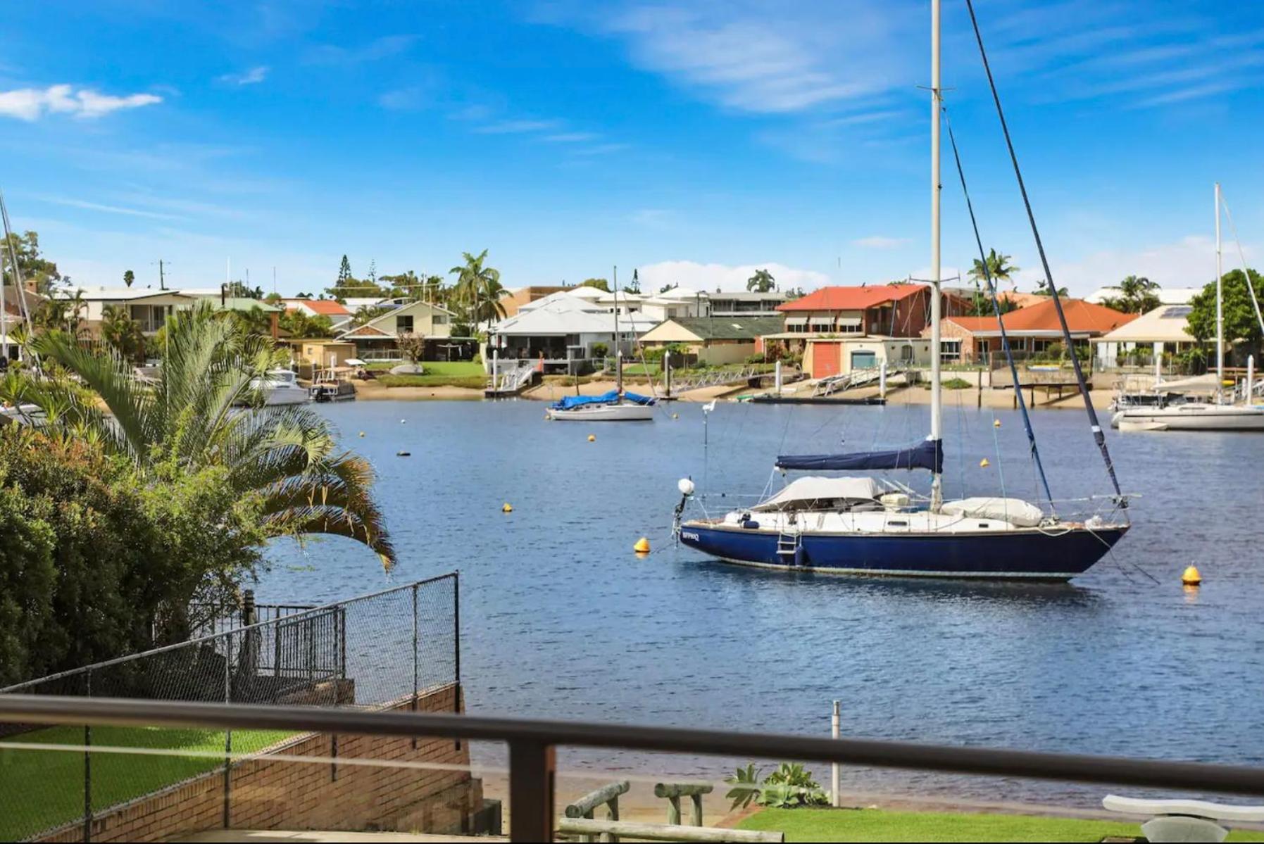 Luxury 2 Bedroom Unit Mooloolaba
