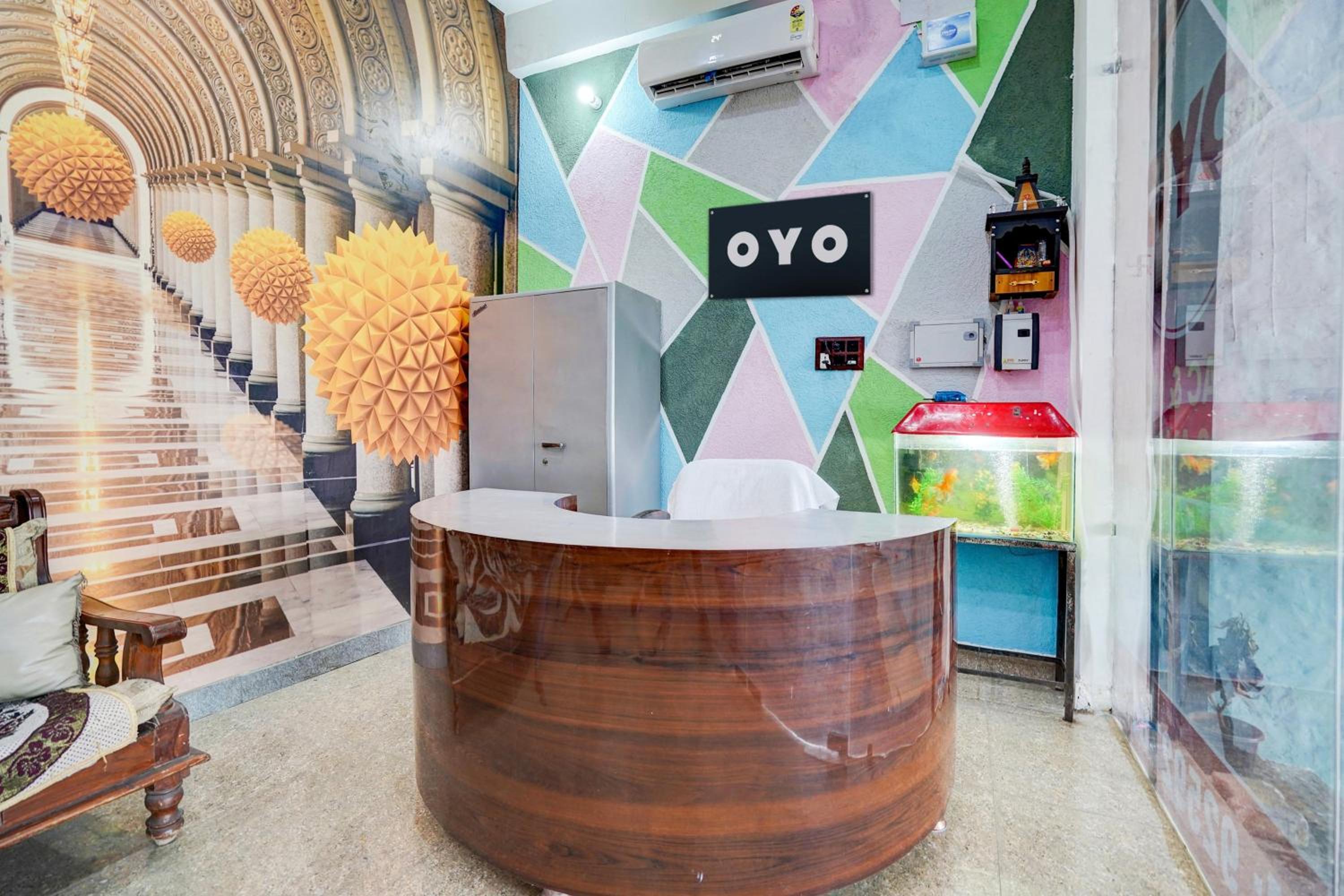 Lobby & Reception