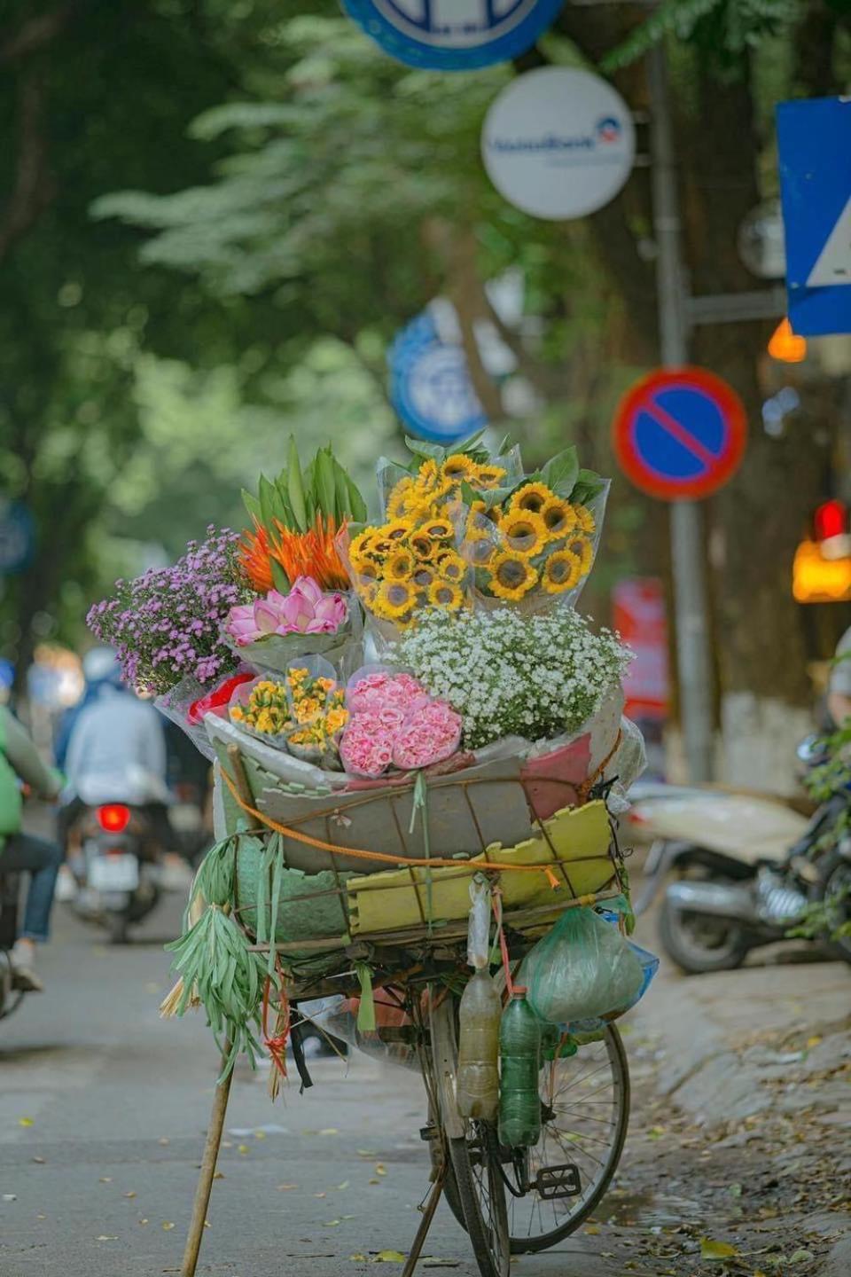 Old Quarter Autumn To Tich Ha Noi