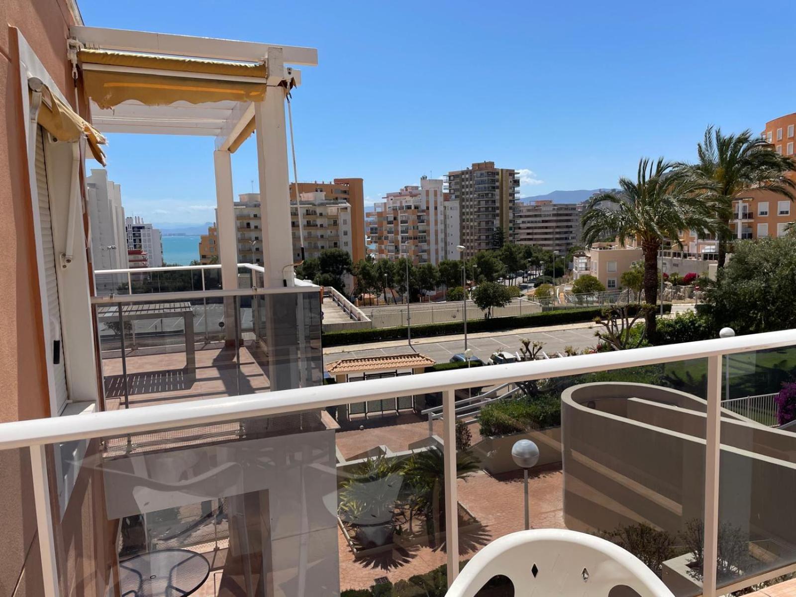 Sea-Breeze Apartment with Pool & Parking