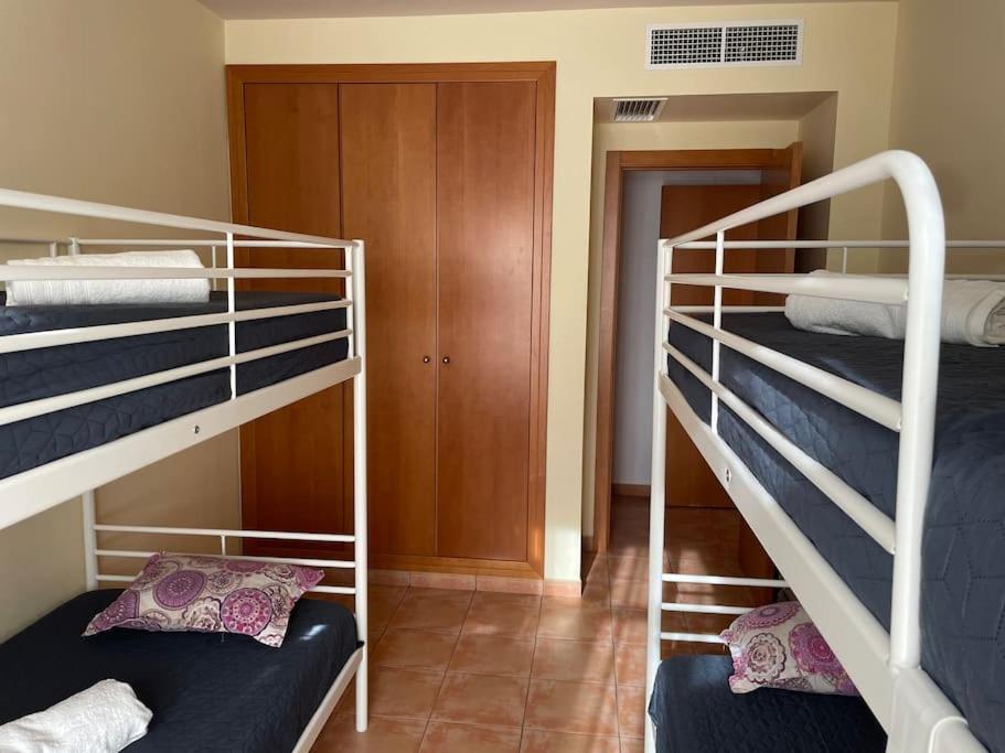 Sea-Breeze Apartment with Pool & Parking