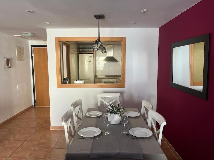 Sea-Breeze Apartment with Pool & Parking