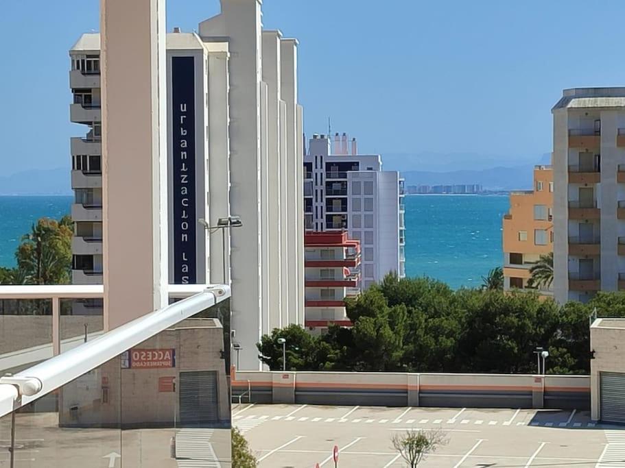 Sea-Breeze Apartment with Pool & Parking