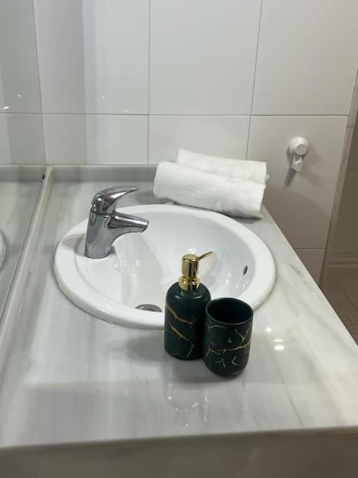 Sea-Breeze Apartment with Pool & Parking
