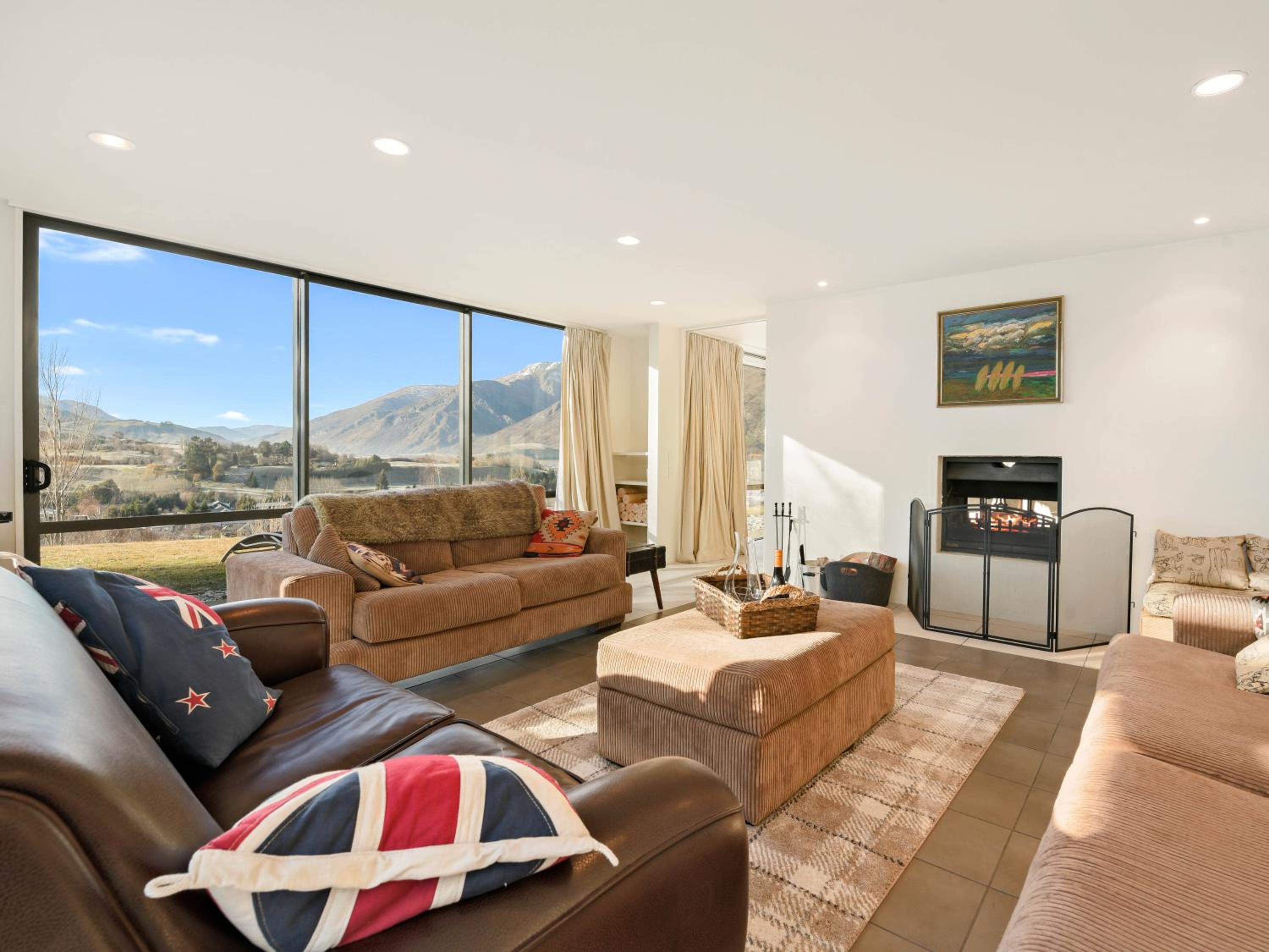 Lindmore Retreat & Spa - Luxury Family Home - Queenstown view 2