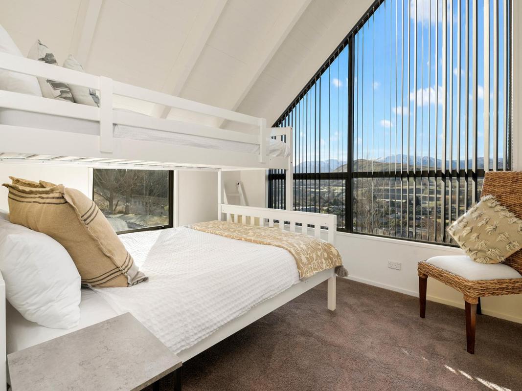 Lindmore Retreat & Spa - Luxury Family Home - Queenstown view 3