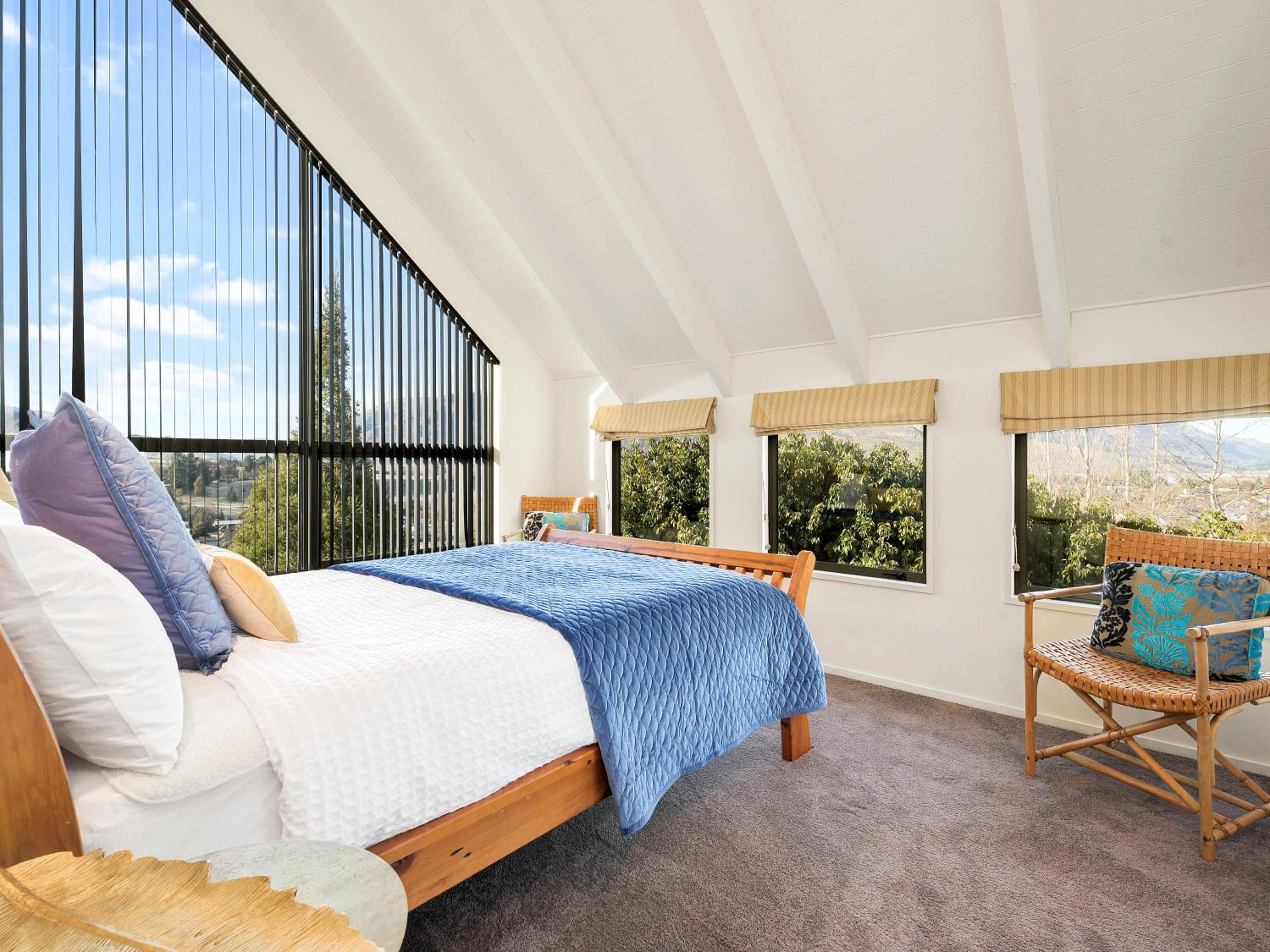 Lindmore Retreat & Spa - Luxury Family Home - Queenstown view 5