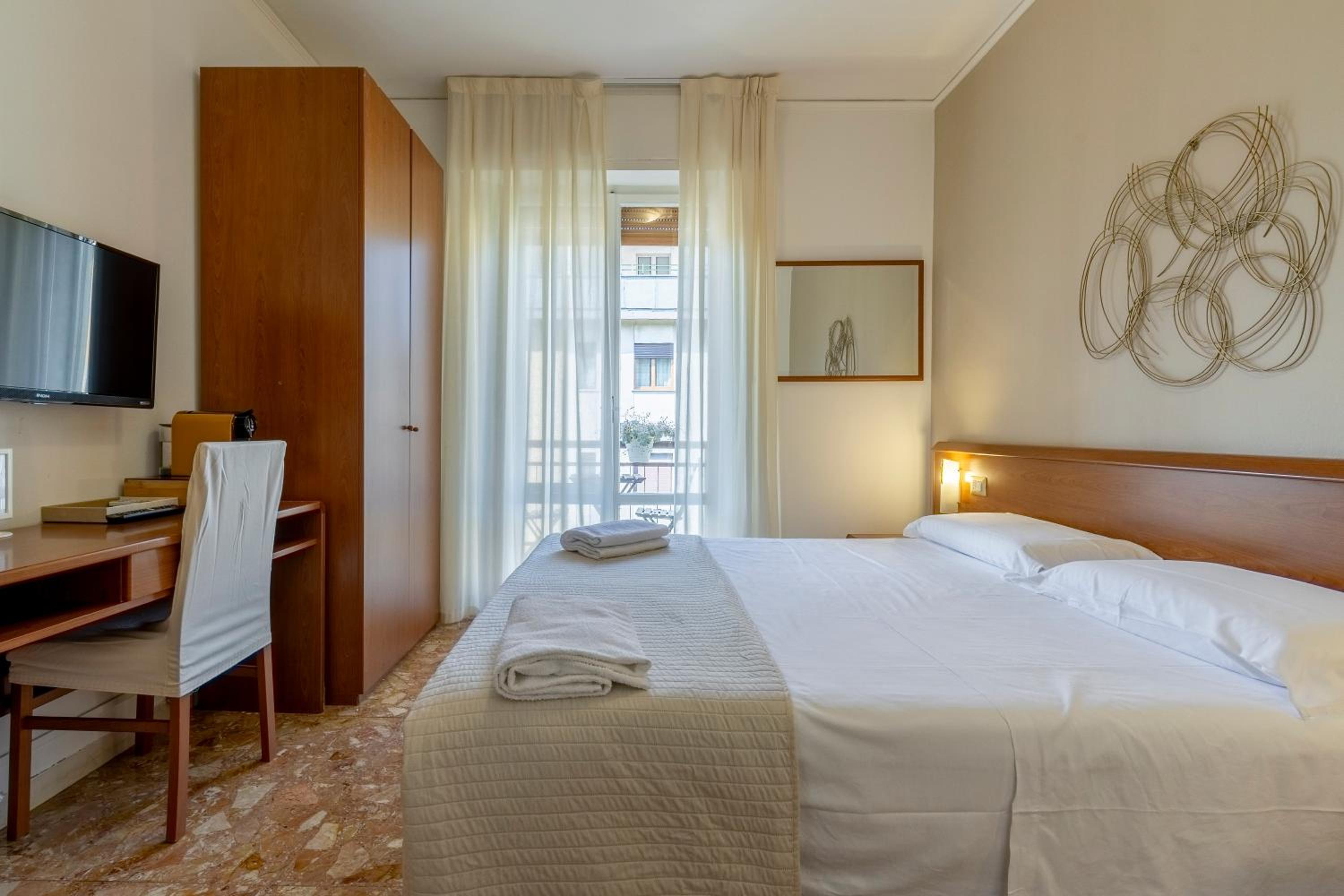 Mariclà Boutique Rooms with Balcony & Free Parking