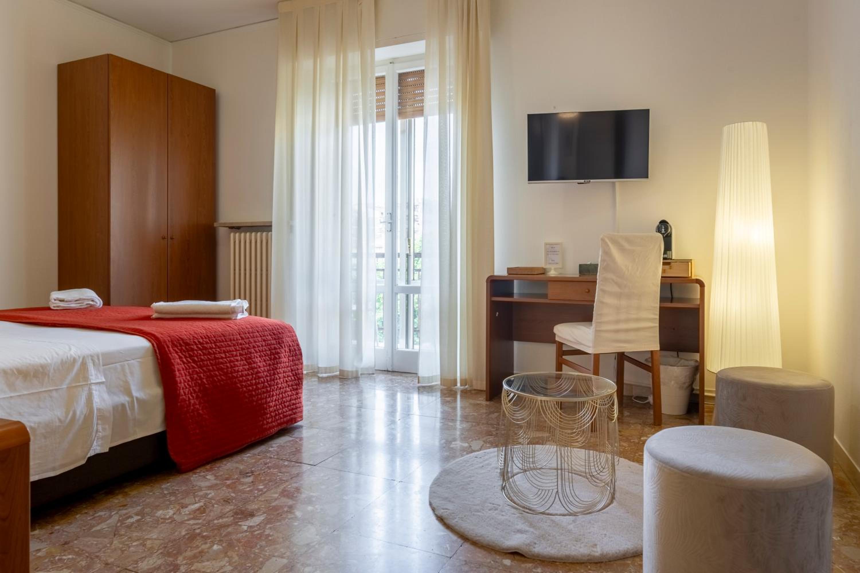 Mariclà Boutique Rooms with Balcony & Free Parking