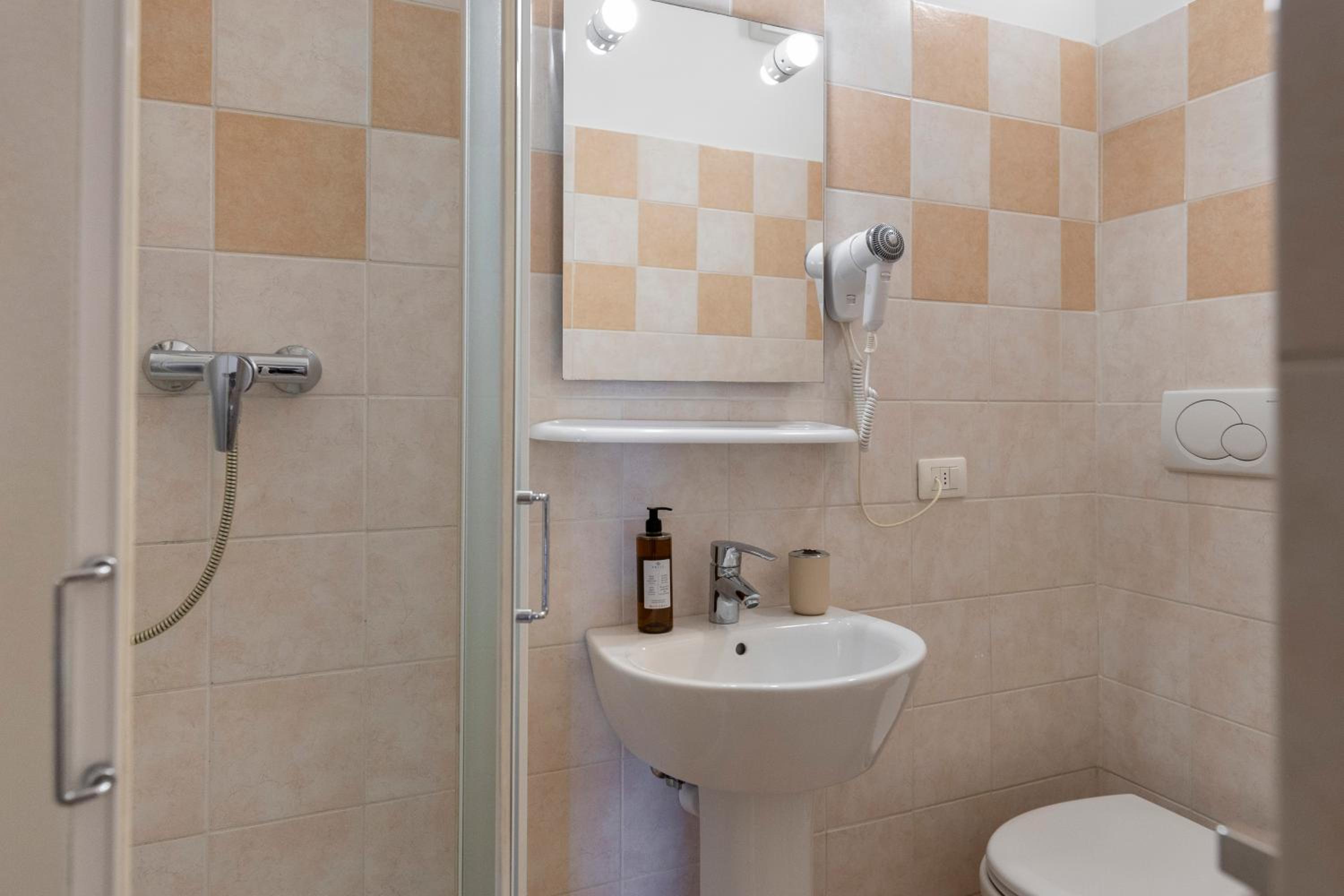 Mariclà Boutique Rooms with Balcony & Free Parking
