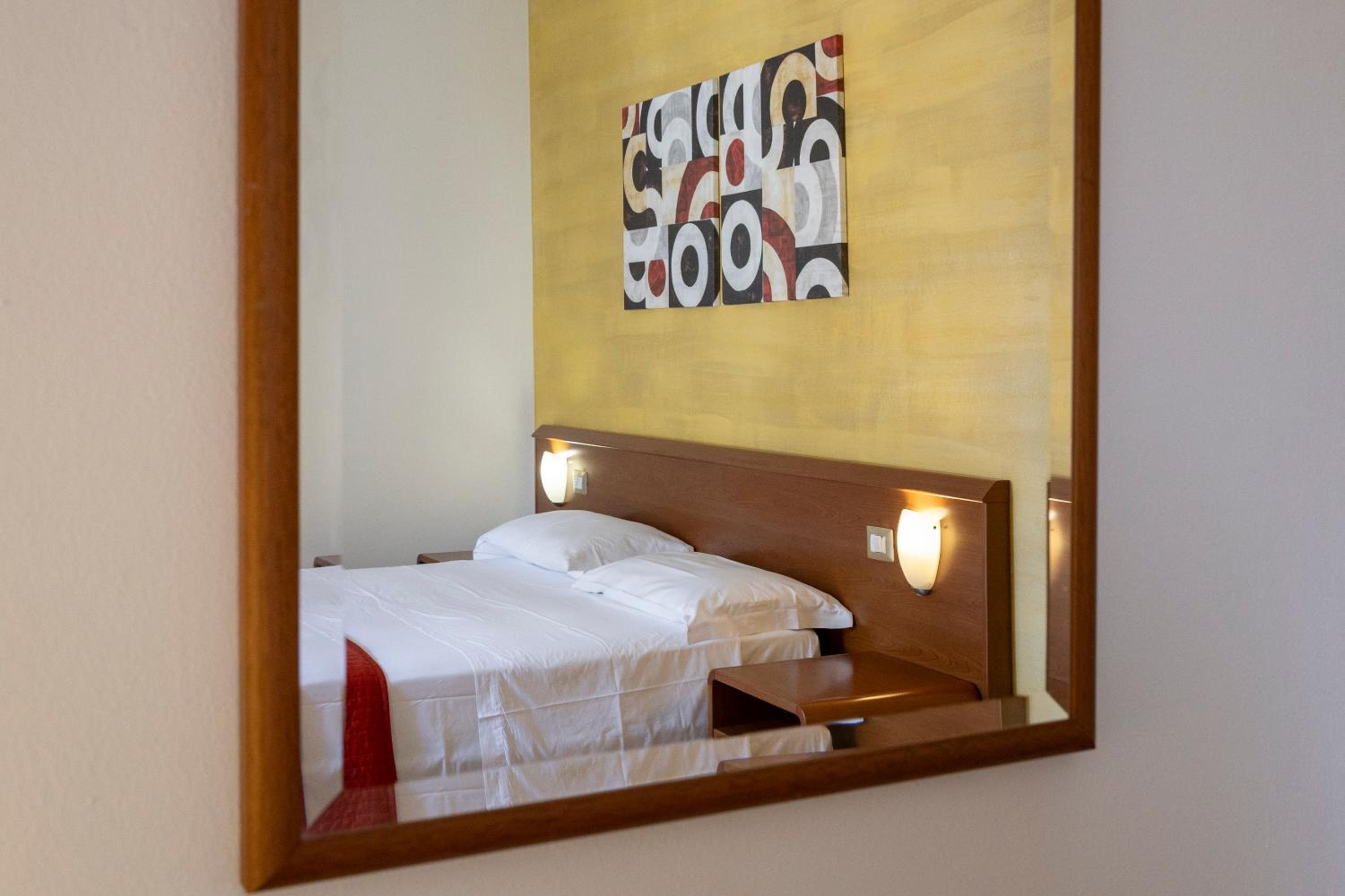 Mariclà Boutique Rooms with Balcony & Free Parking