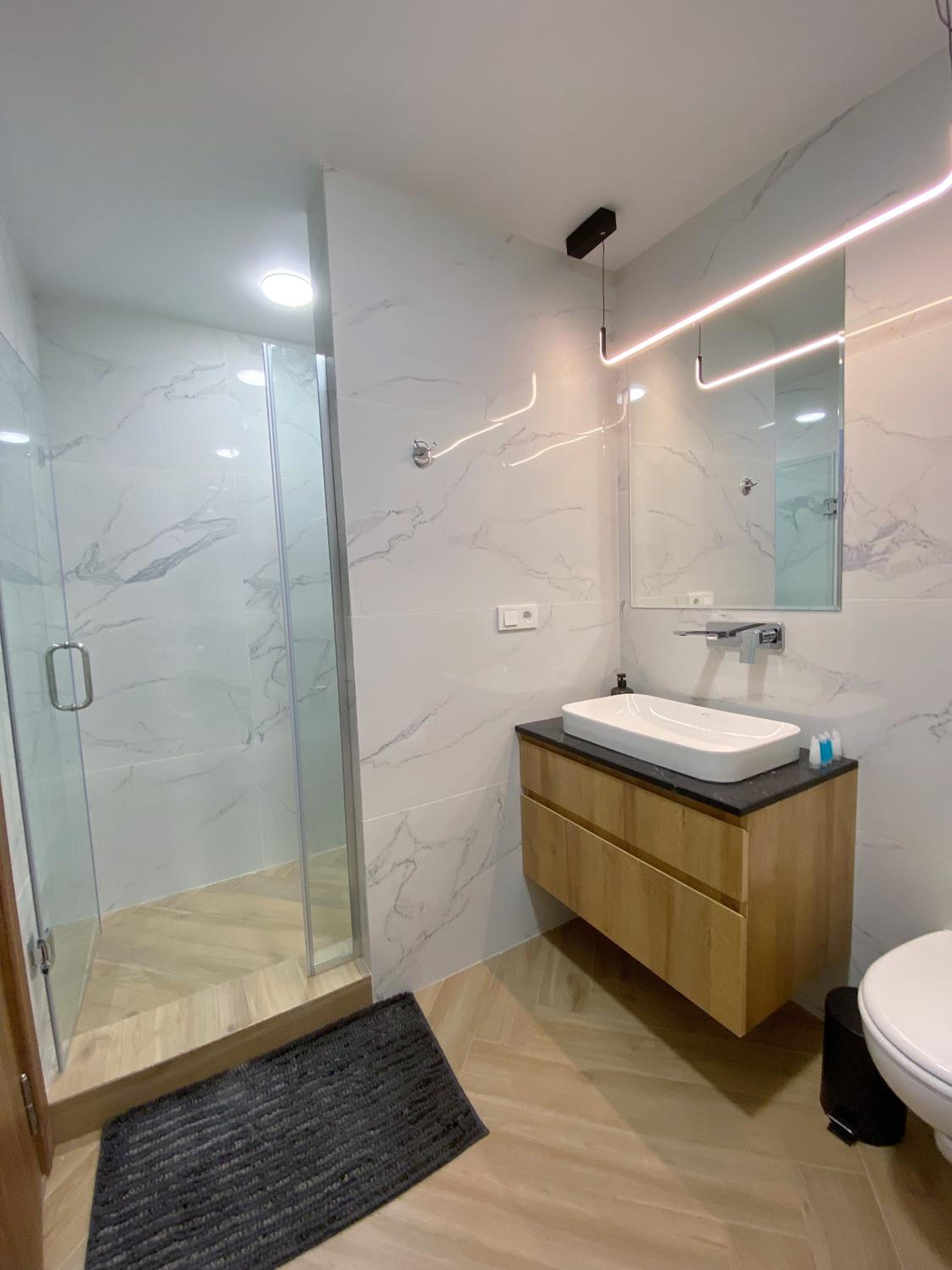 Luxurious Apartment with Panoramic Seaview