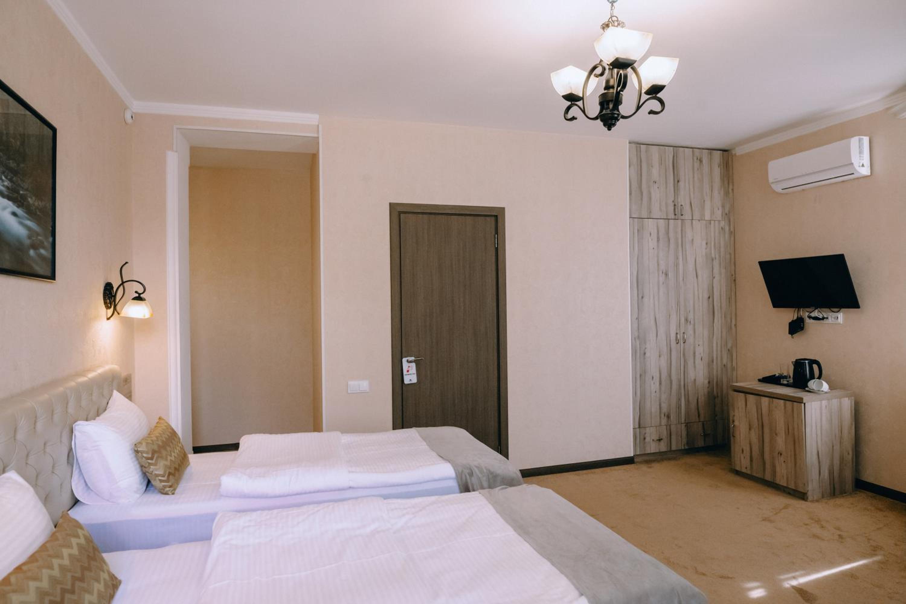 Hotel Imperial House