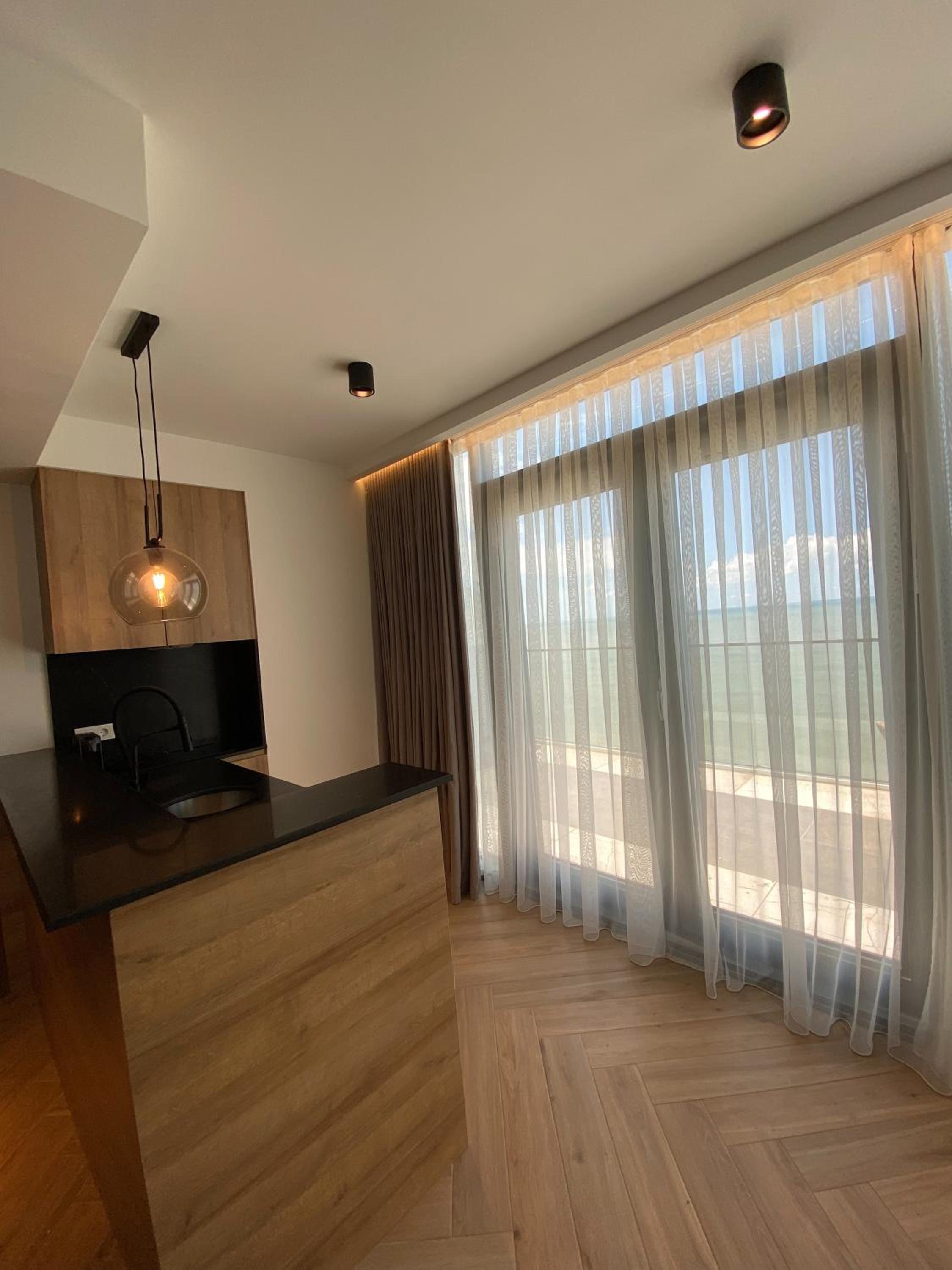 Luxurious Apartment with Panoramic Seaview