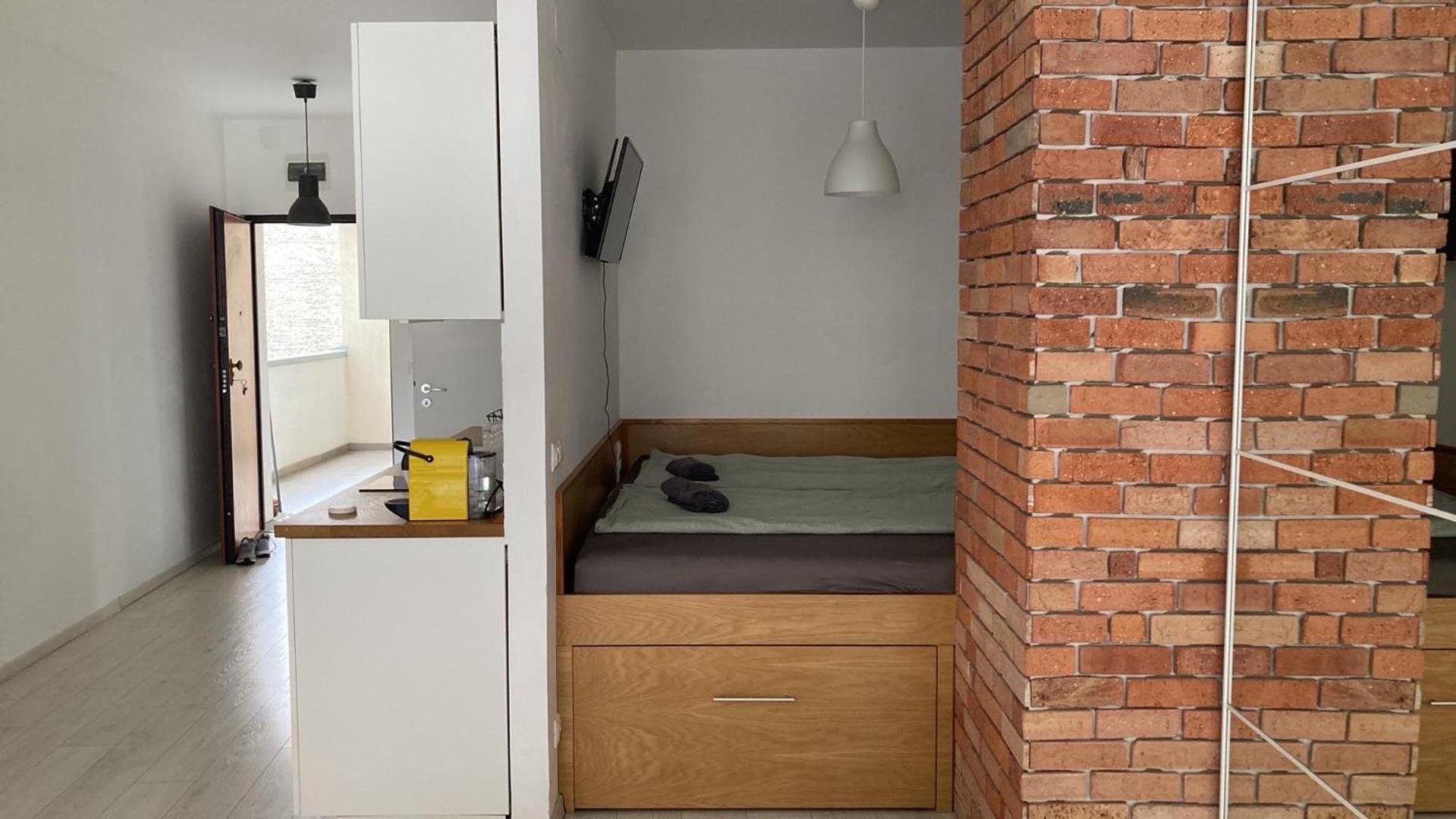 Trendy apartment in the heart of the city with balcony view 5