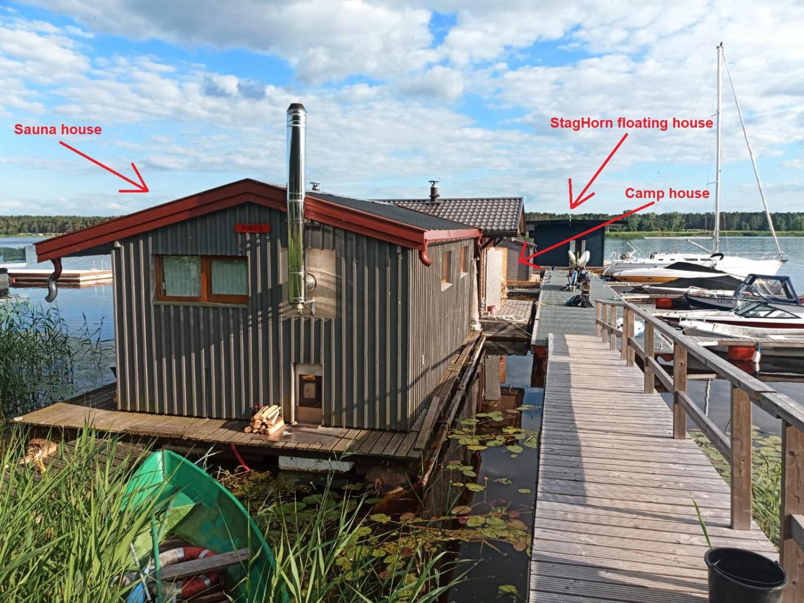 StagHorn floating river house