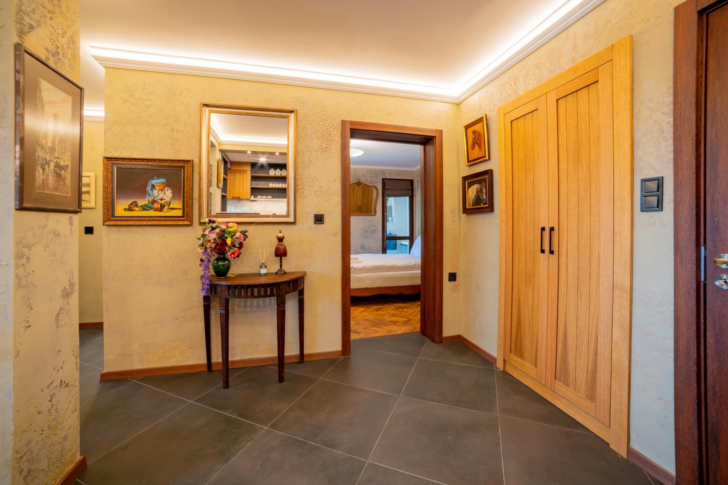 Iatrus Guest Apartment & Sauna