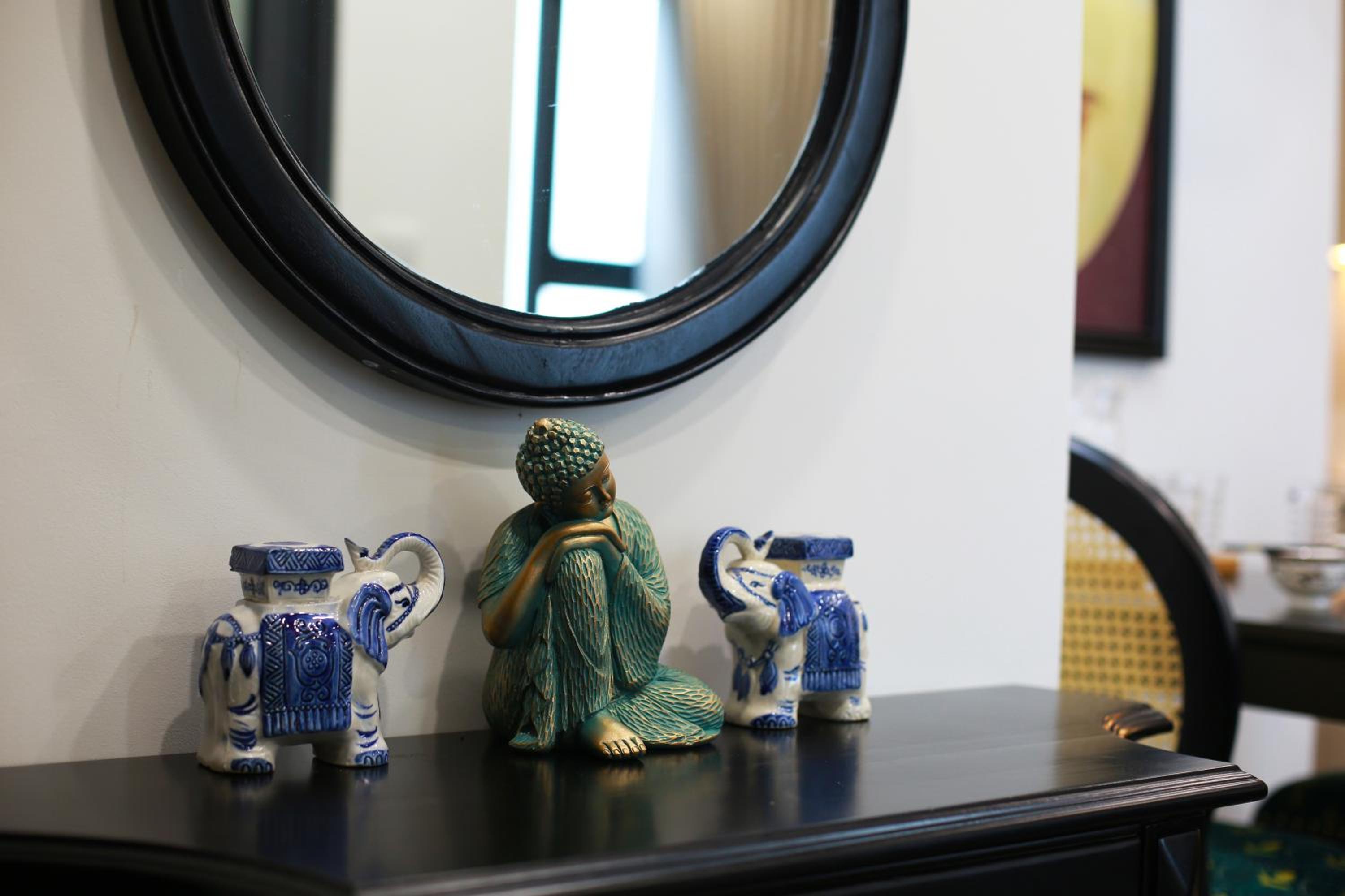 Masteri West Heights - A Chilled Art Studio Apartment in a Smart City!