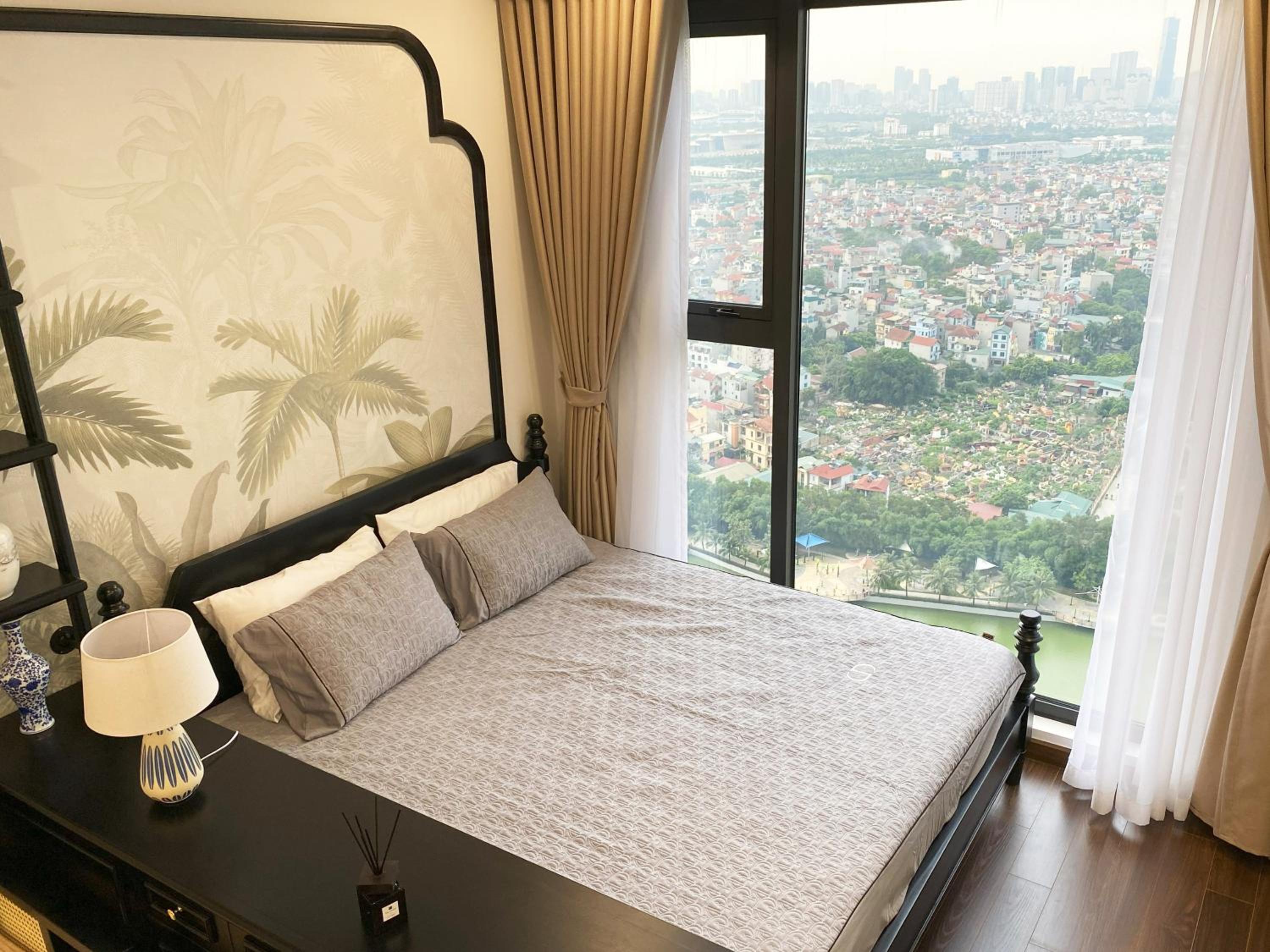 Masteri West Heights - A Chilled Art Studio Apartment in a Smart City!