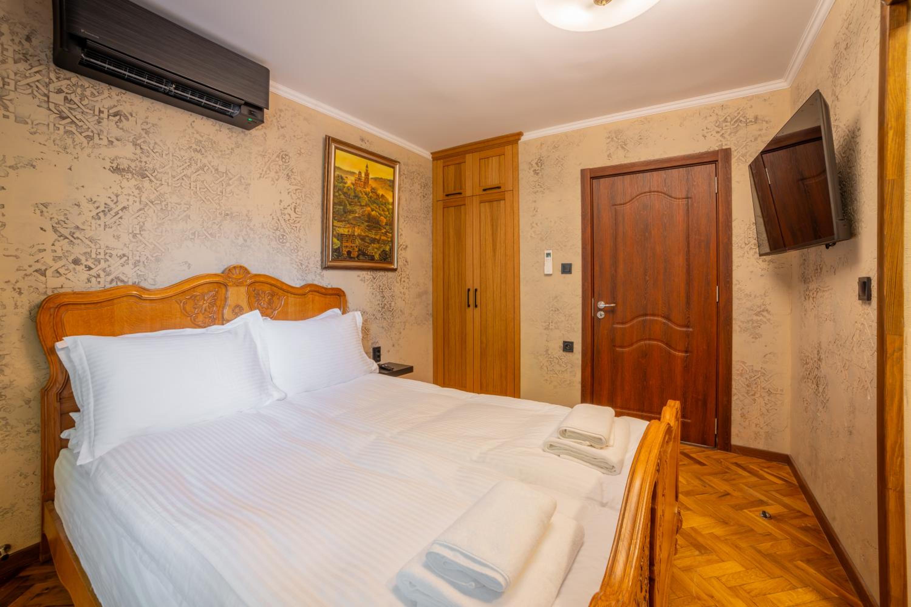 Iatrus Guest Apartment & Sauna