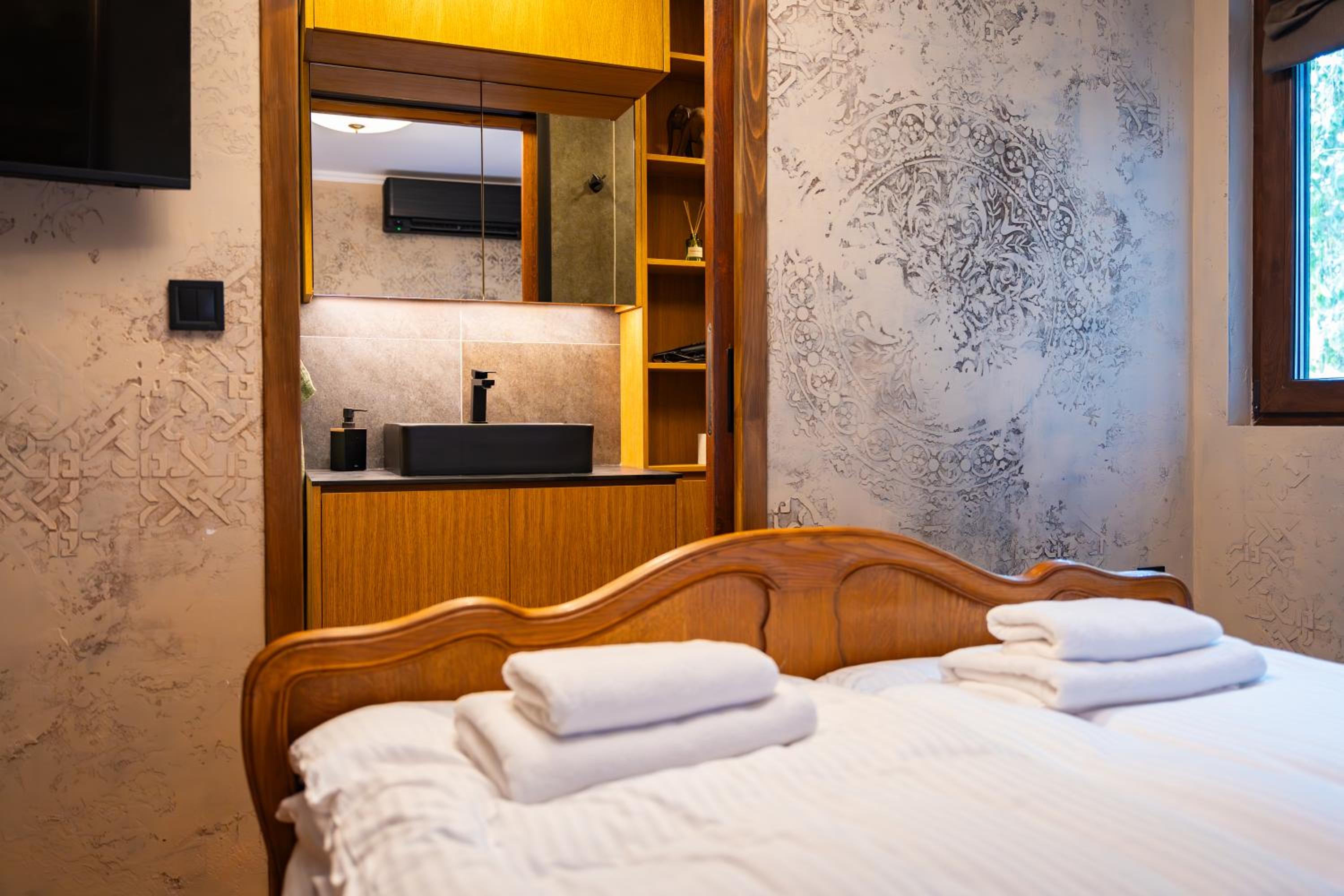 Iatrus Guest Apartment & Sauna