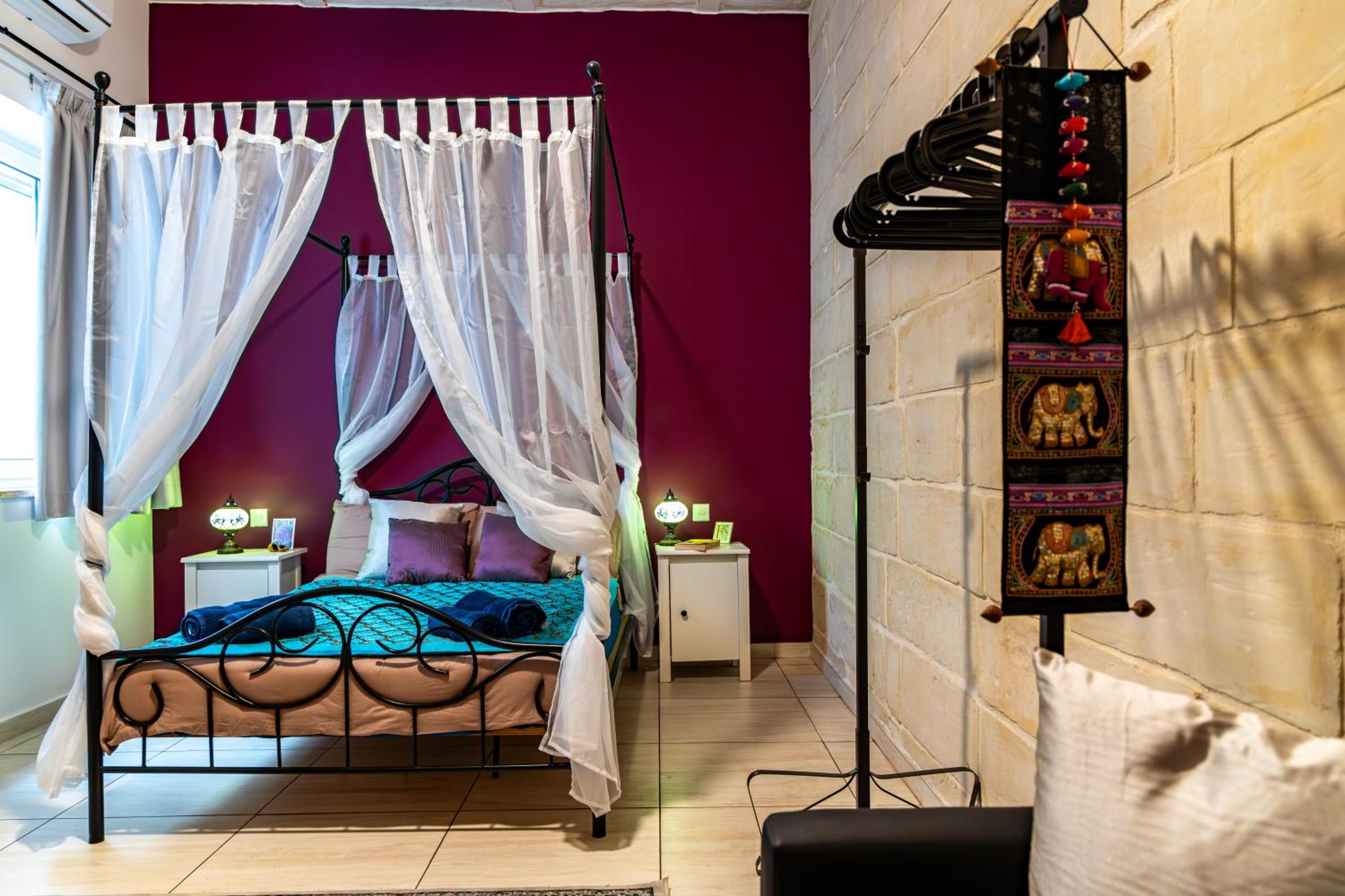 Traditional Maltese Styled 2BR Apartment with Large Maltese Balcony & Internal Yard - Located in the Heart of Valletta - Maltese Capital City view 3