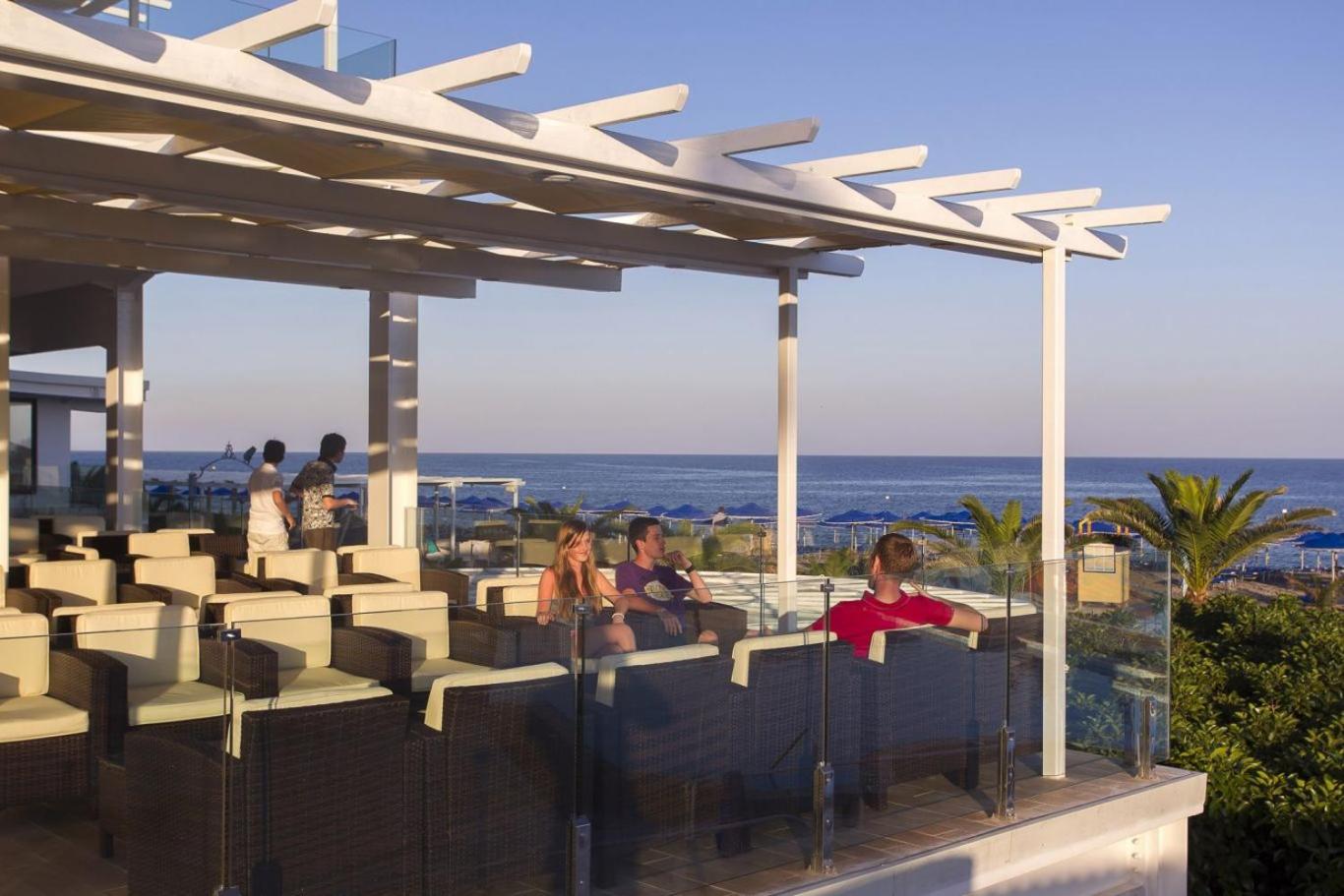 Mare Blue Hotel