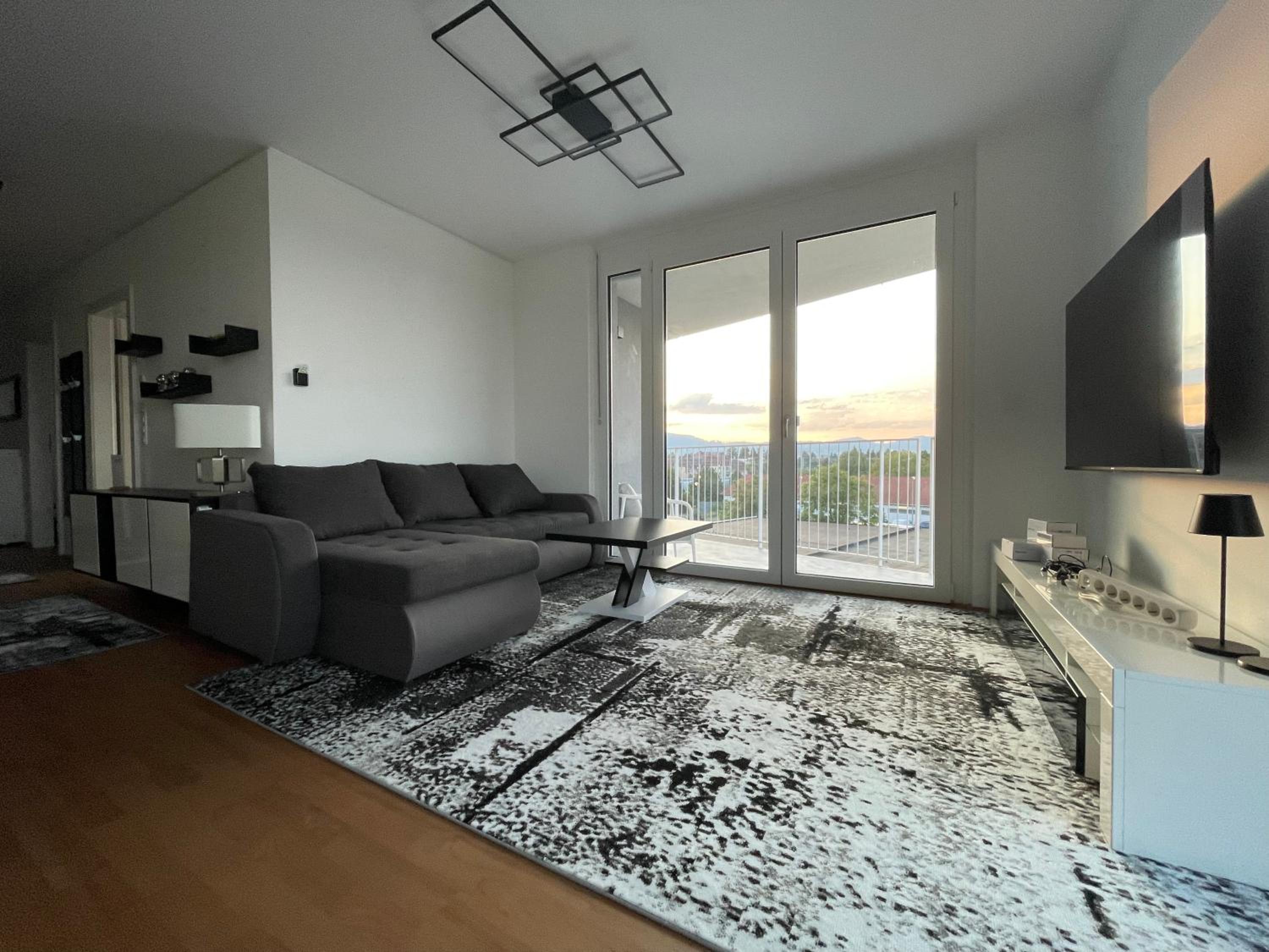 Luxusapartment mit 40 qm Terrasse, E-Parkplatz und Parkplatz