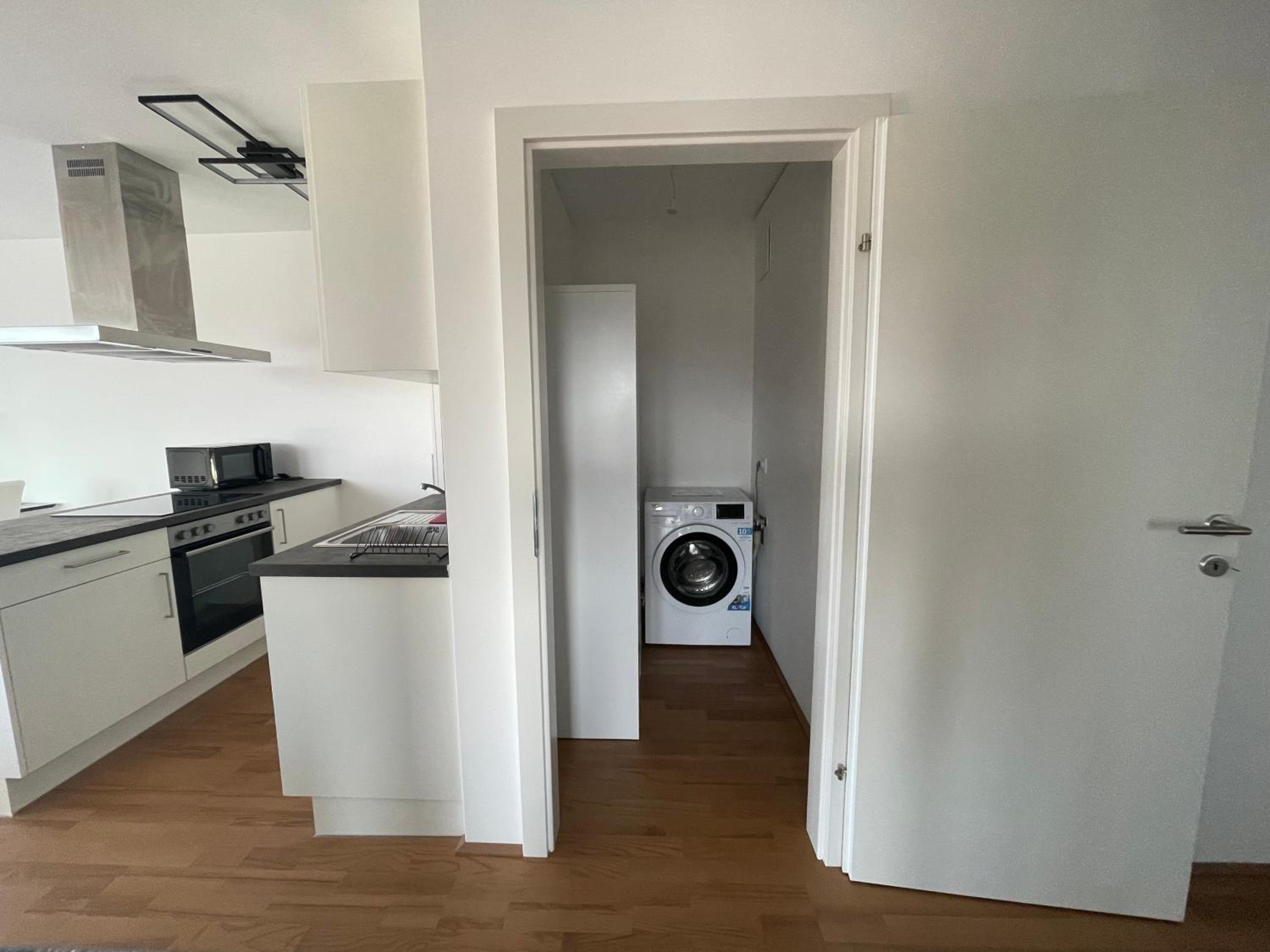 Luxusapartment mit 40 qm Terrasse, E-Parkplatz und Parkplatz