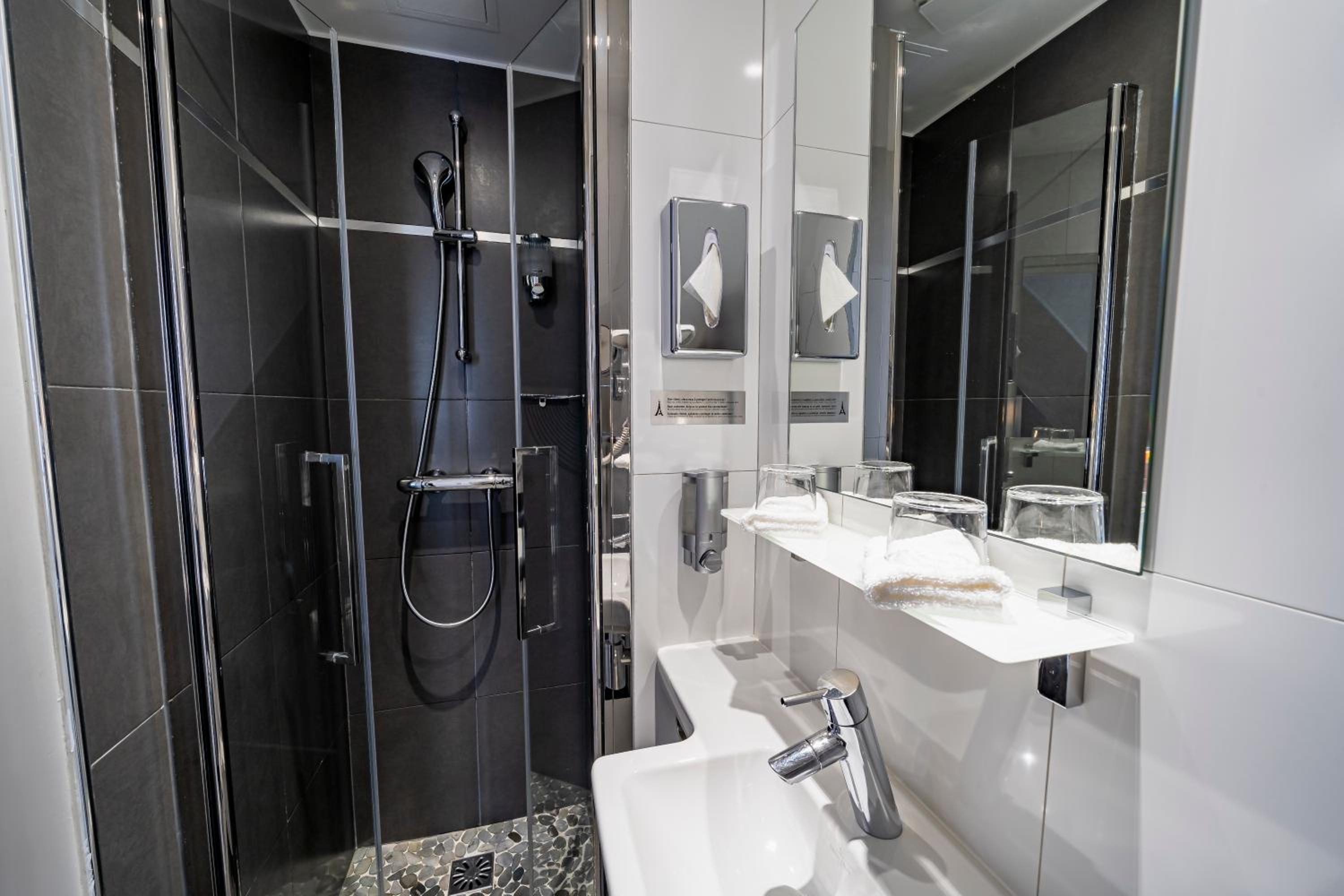 Hotel de la Paix Tour Eiffel