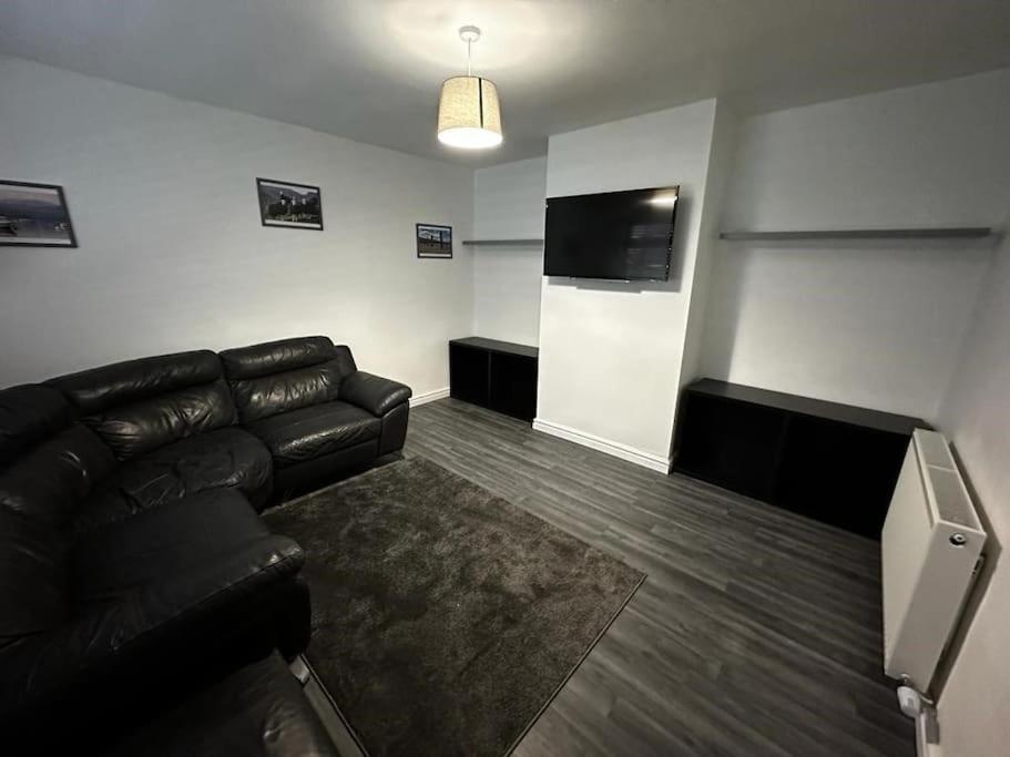 Large 3 bed property view 4