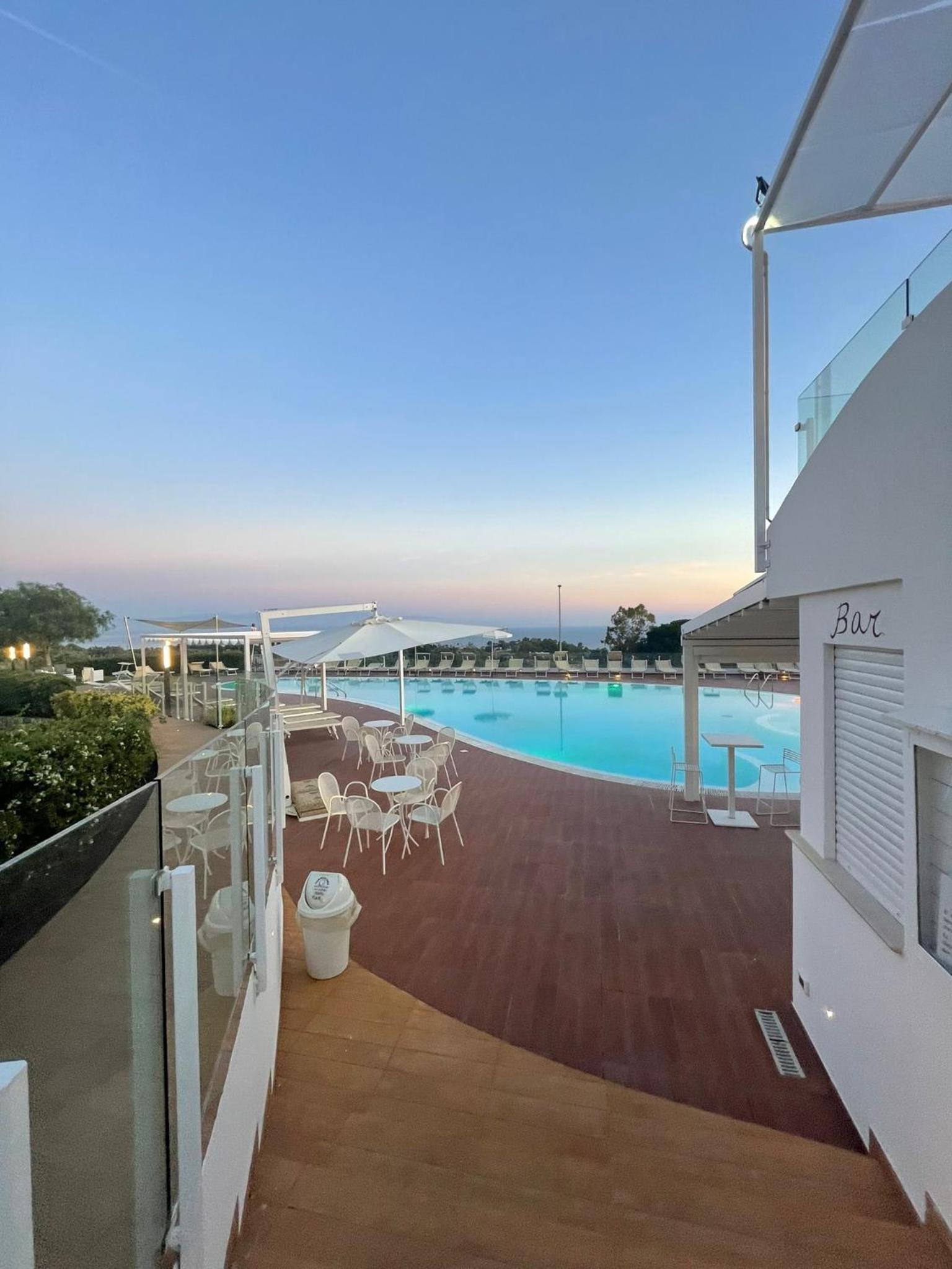 LUZIA AGRIRESORT - Piscina Panoramica e vista Mare a Capo Vaticano