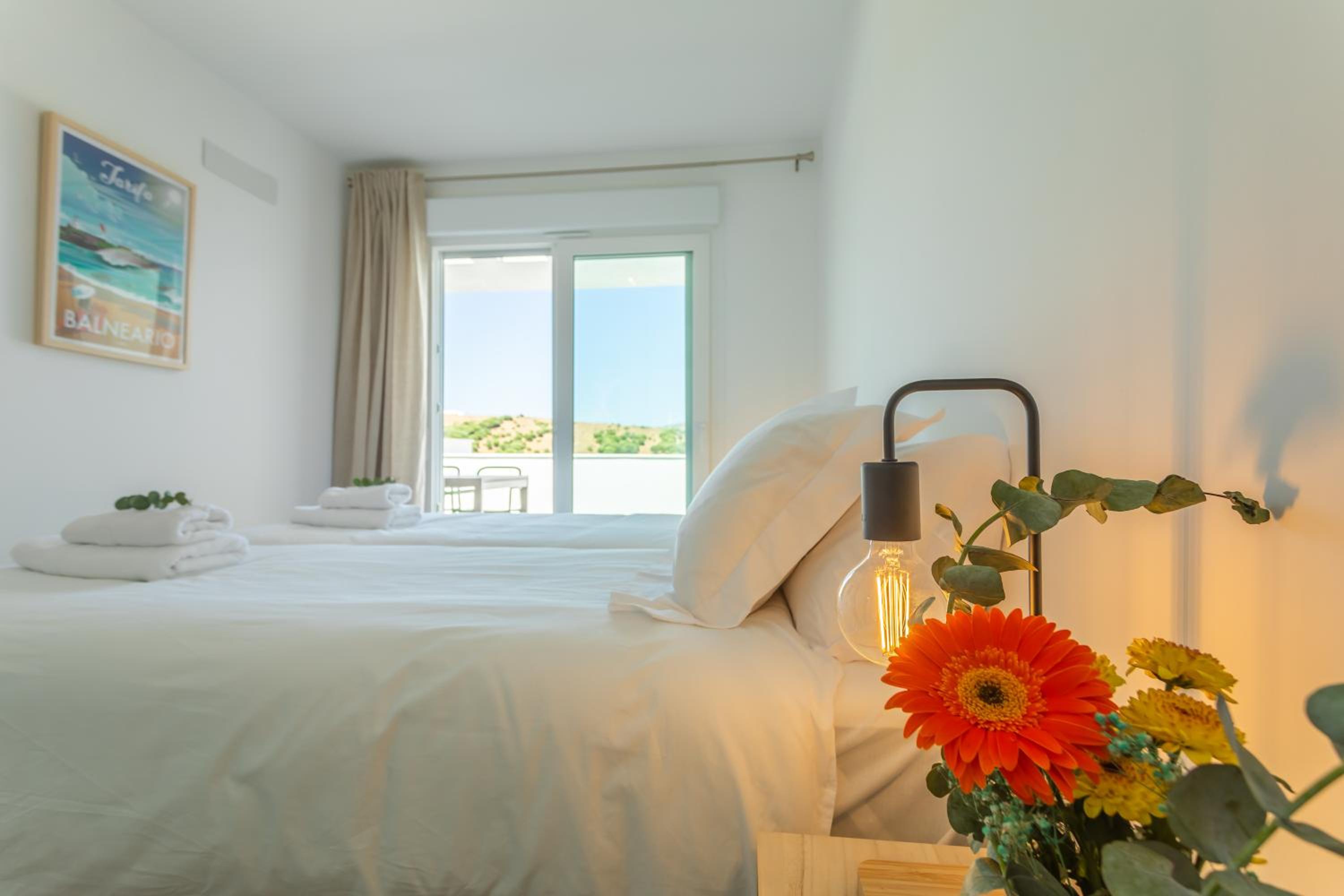 Gran terraza con vistas, Piscina & WIFI - Aparcamiento privado view 3