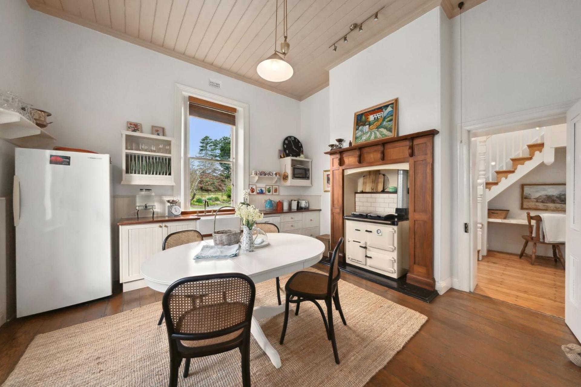 Charming Historic Rural Escape Near the Blue Mtns