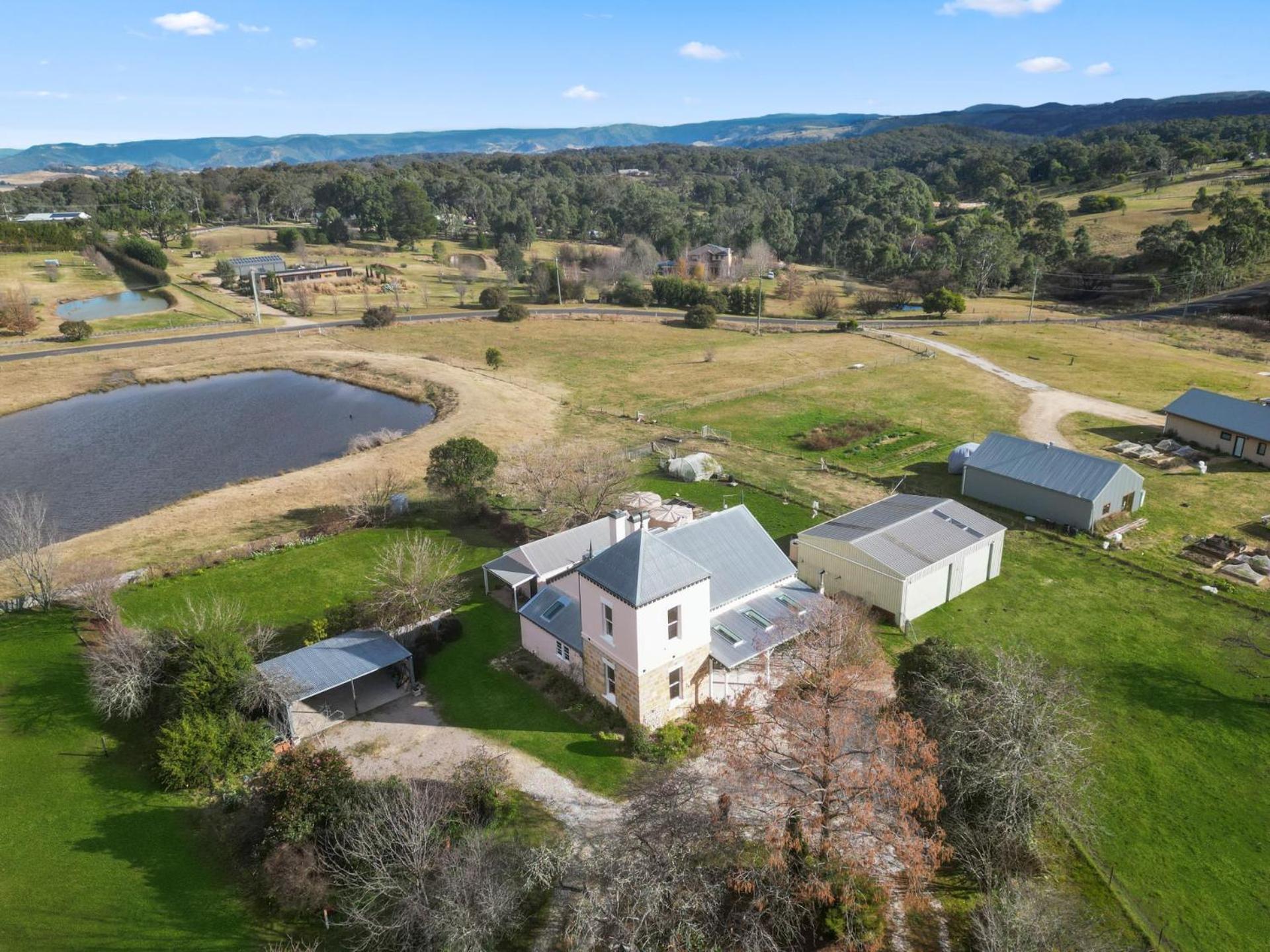 Charming Historic Rural Escape Near the Blue Mtns