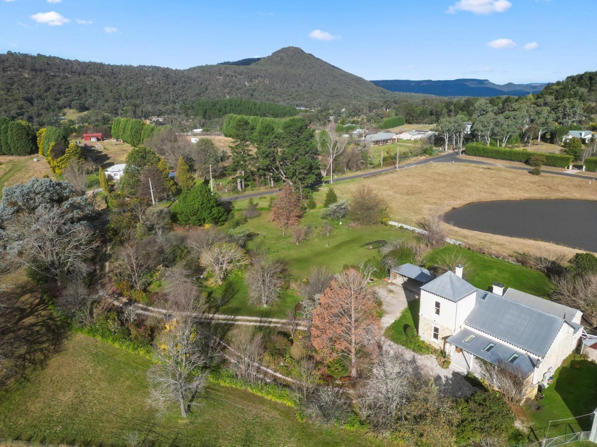 Charming Historic Rural Escape Near the Blue Mtns