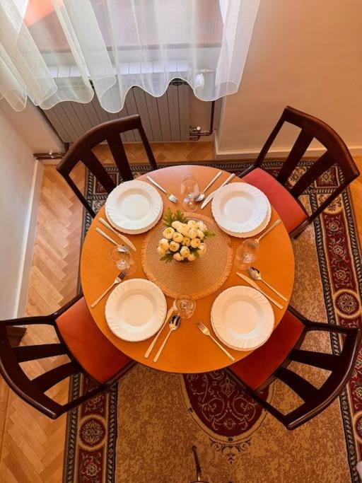 Unique & Spacious 3BR Historic Flat in City Centre