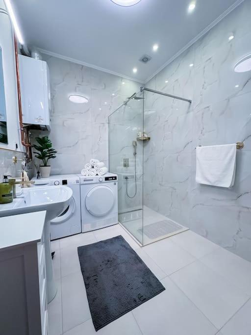 Unique & Spacious 3BR Historic Flat in City Centre