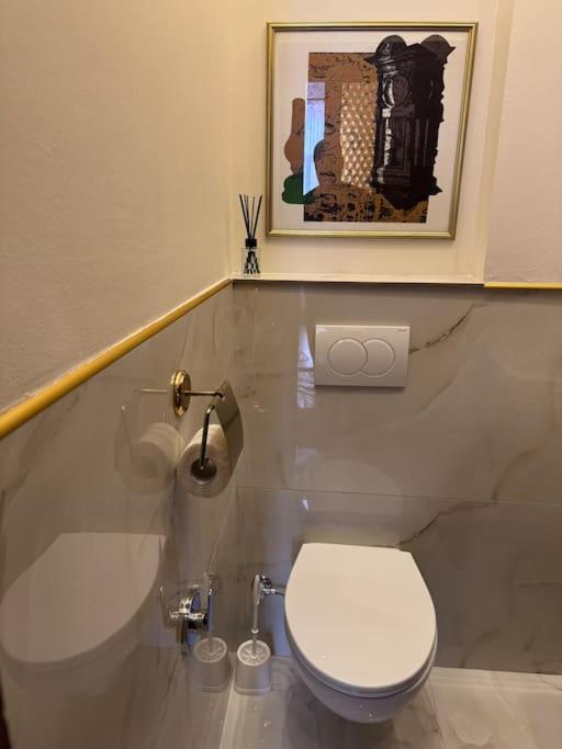 Unique & Spacious 3BR Historic Flat in City Centre
