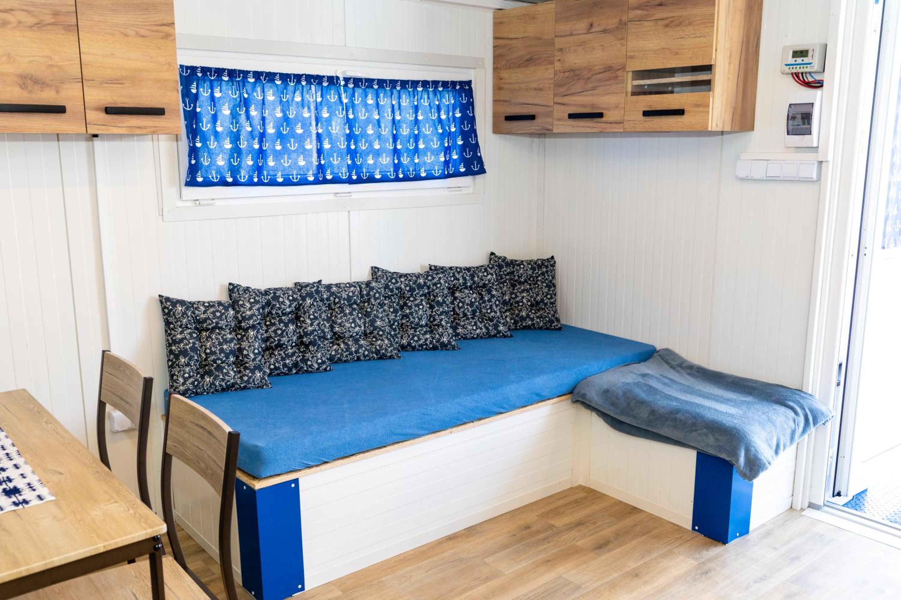 Marský Vlk - zážitkový houseboat a wellness