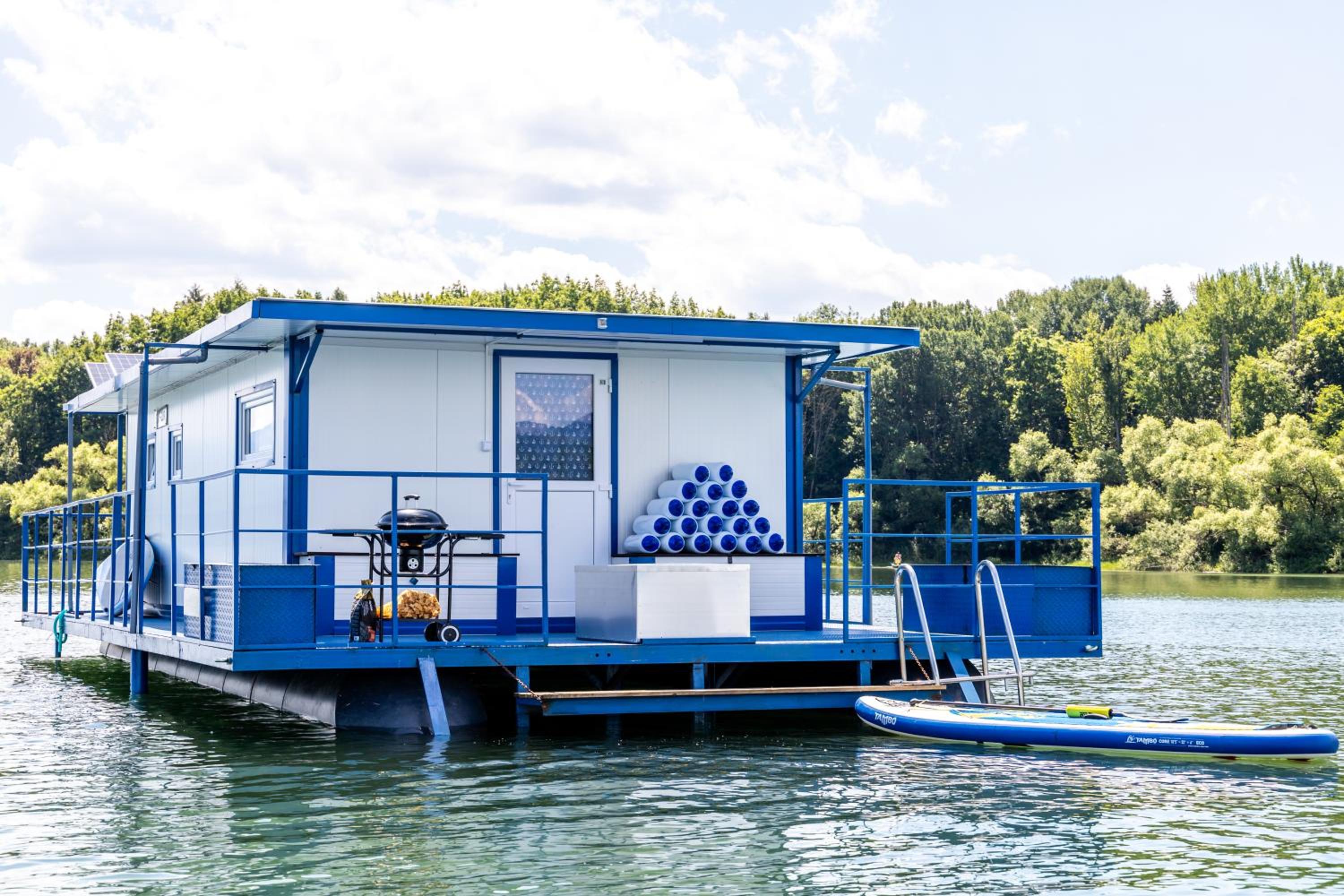 Marský Vlk - zážitkový houseboat a wellness