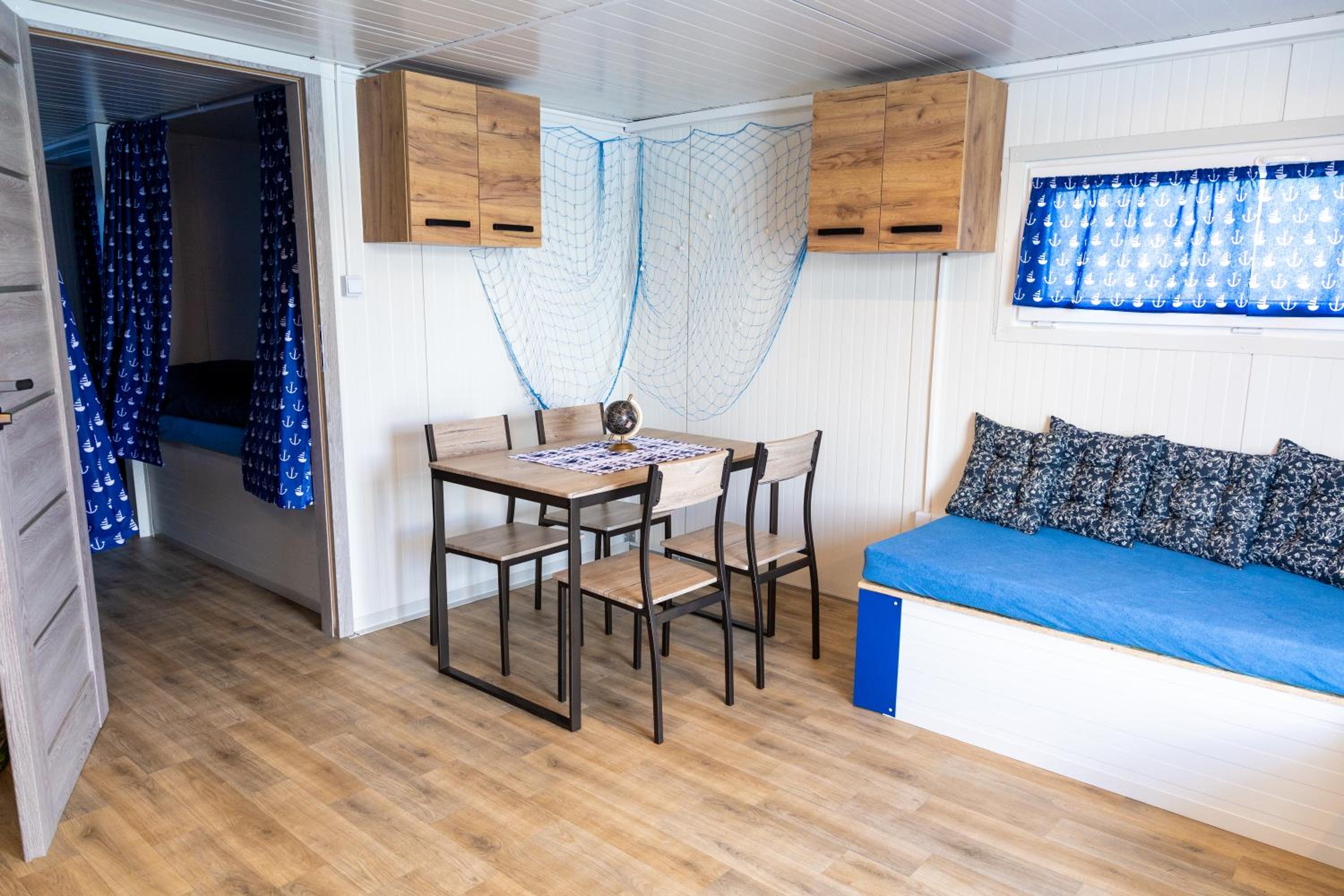 Marský Vlk - zážitkový houseboat a wellness