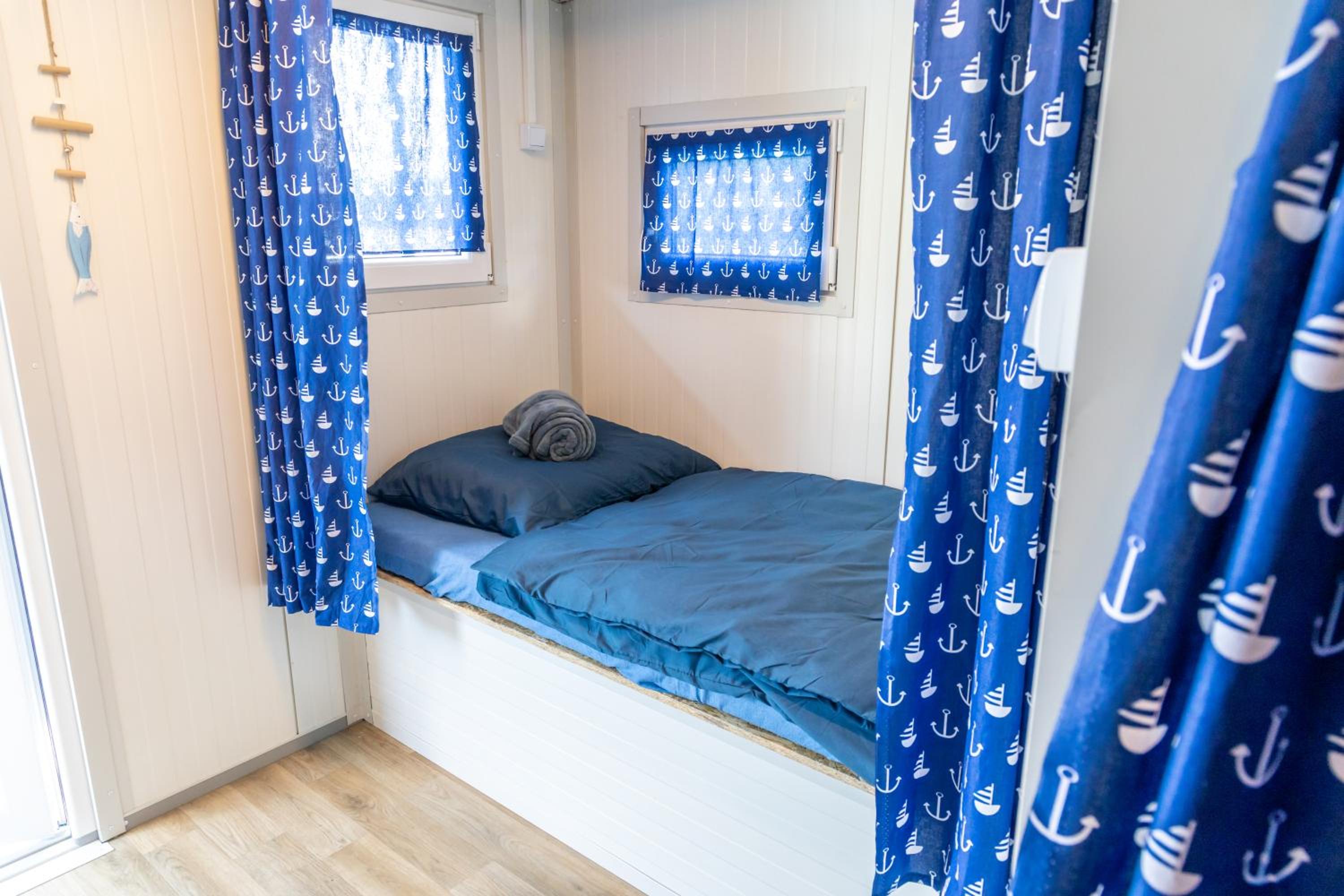Marský Vlk - zážitkový houseboat a wellness