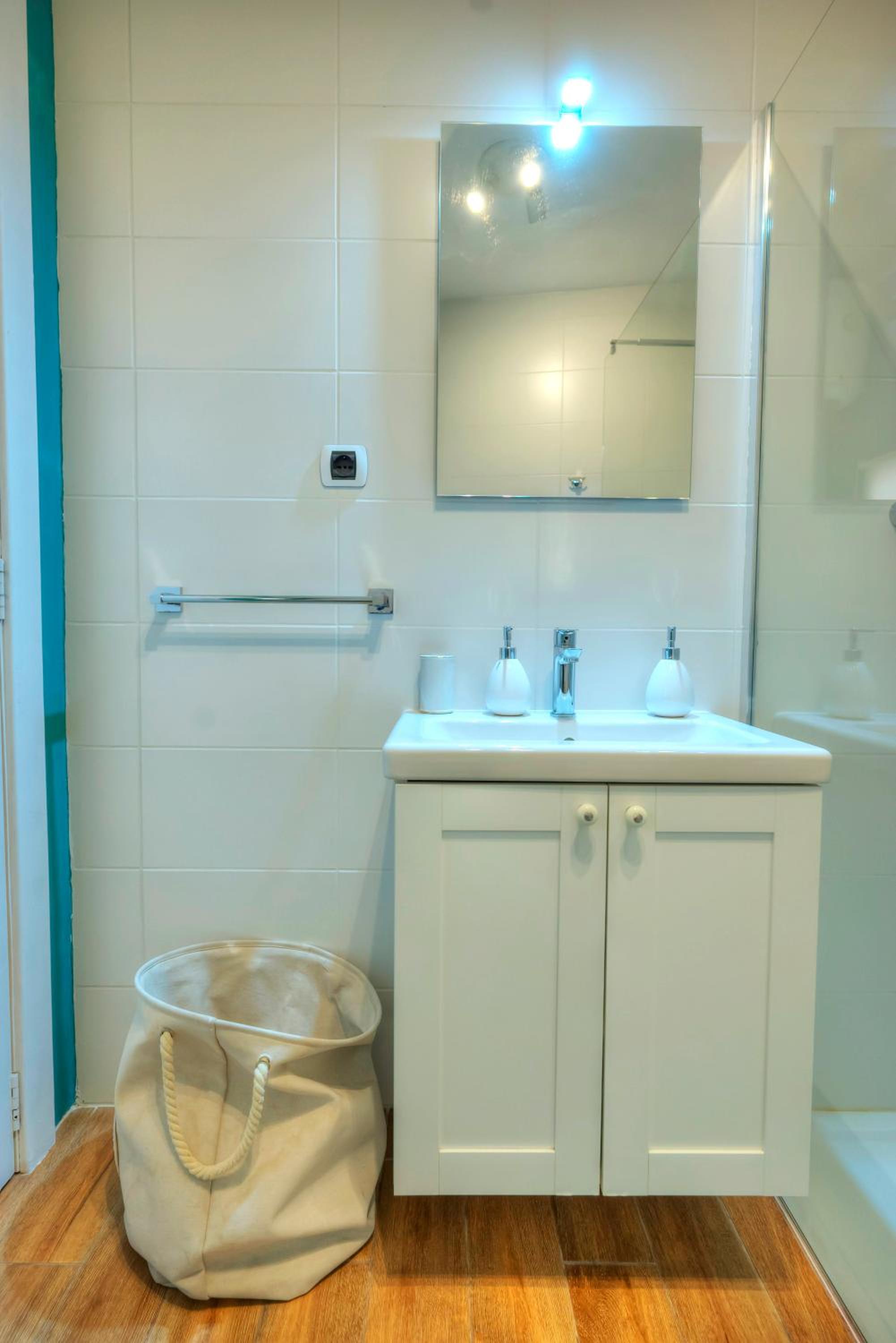 2 bedroom apartment 3min walk from the beach view 2