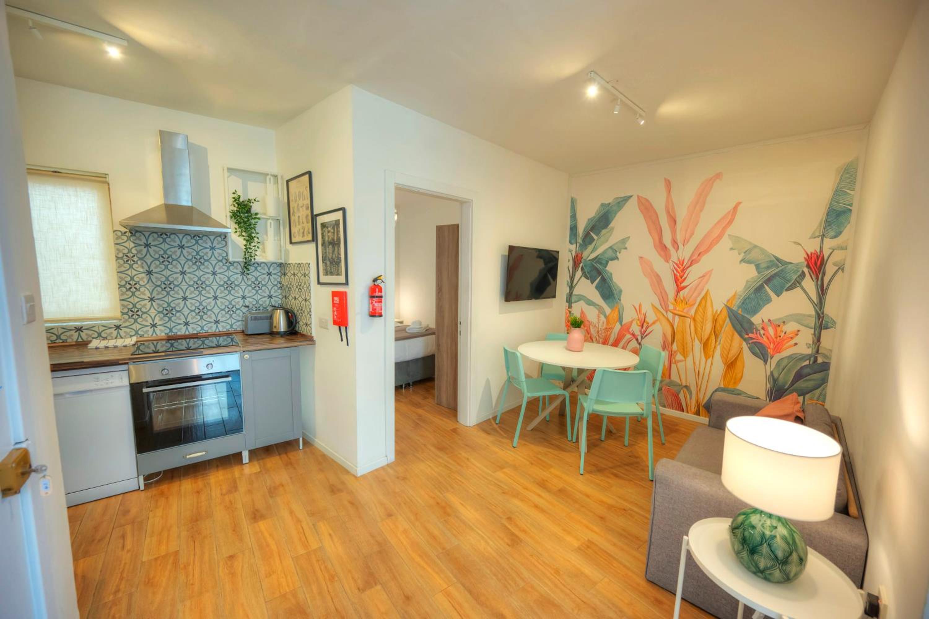 2 bedroom apartment 3min walk from the beach view 3