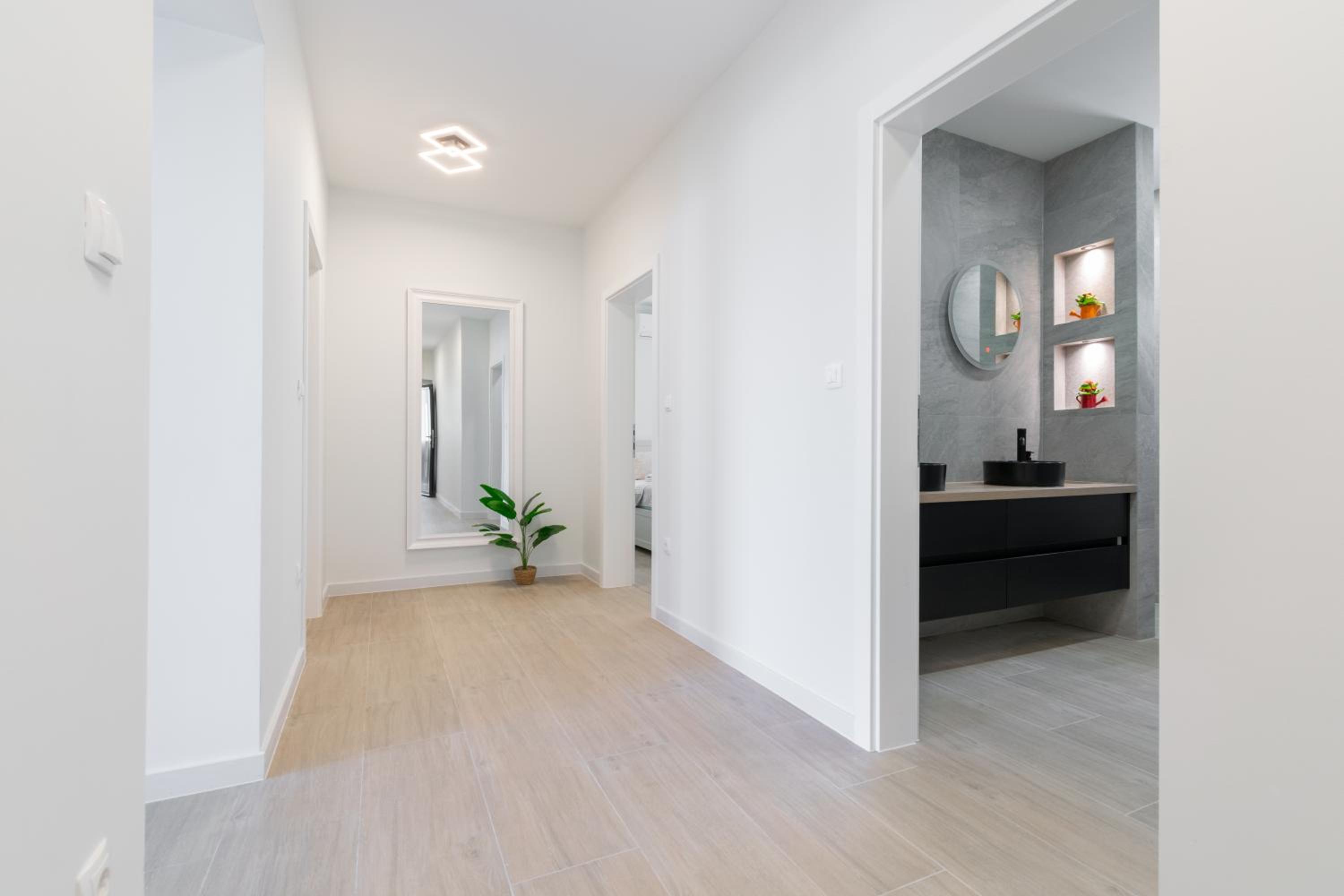 Apartments Ela