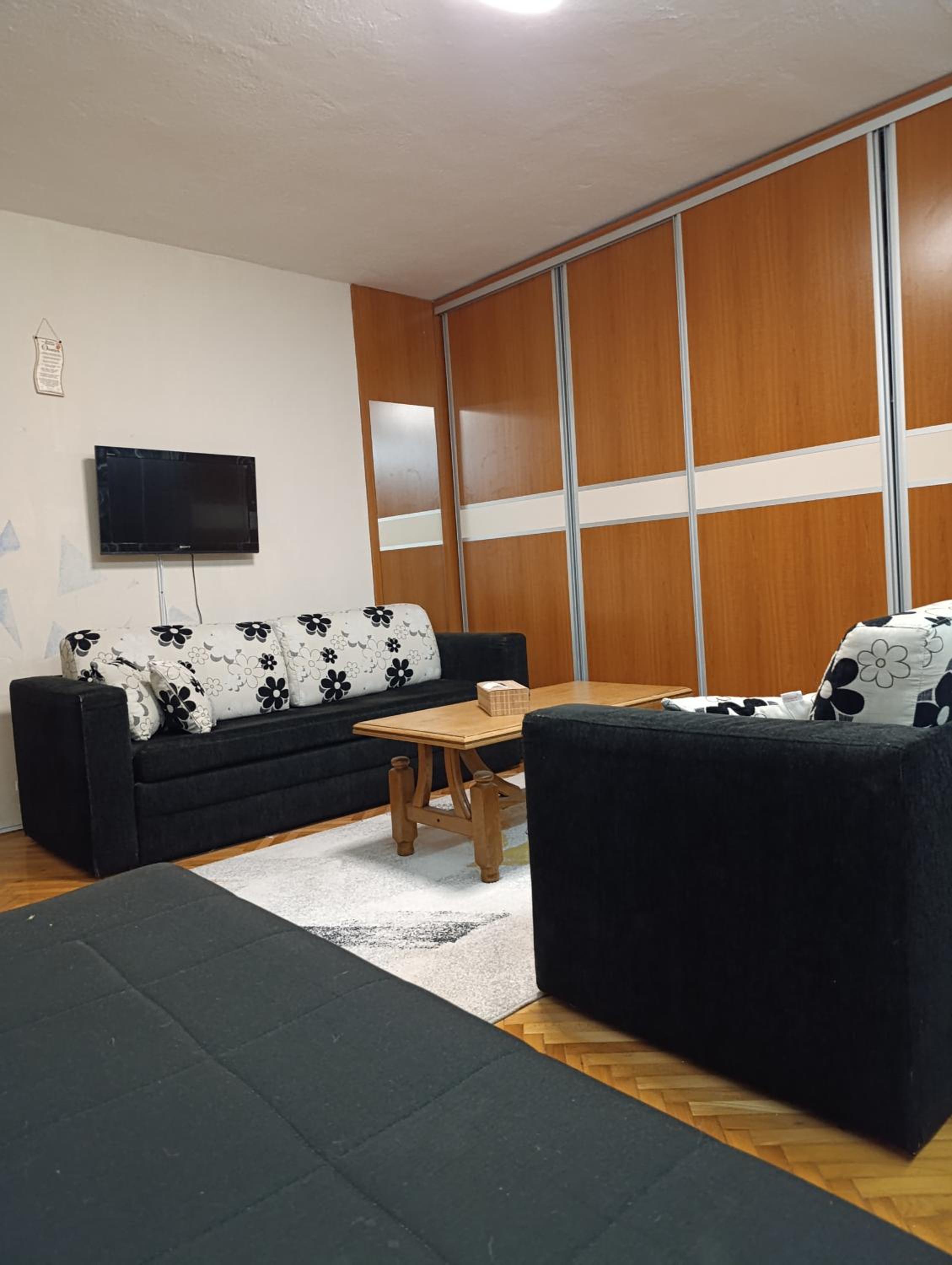 Apartment Tarik