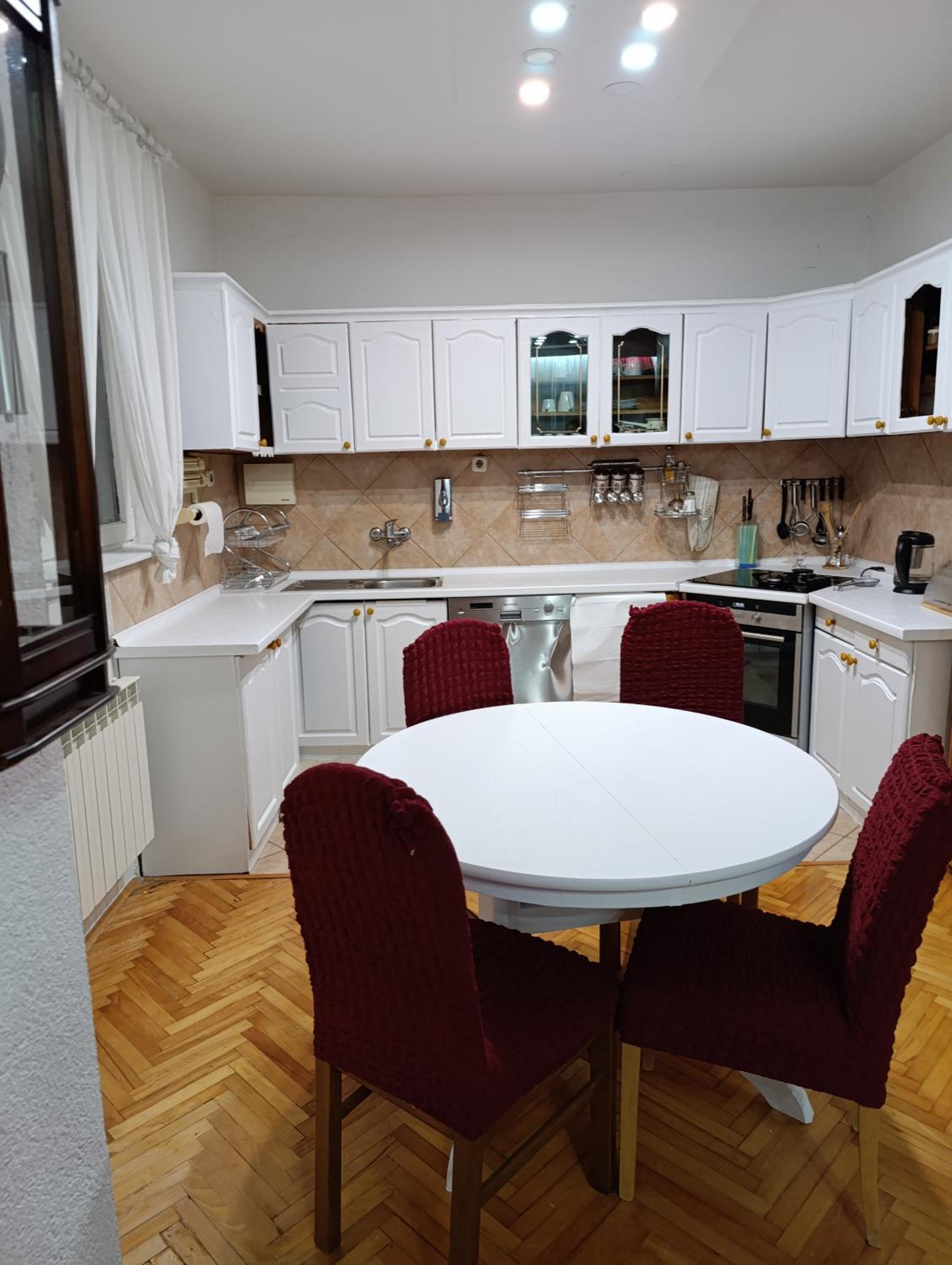 Apartment Tarik